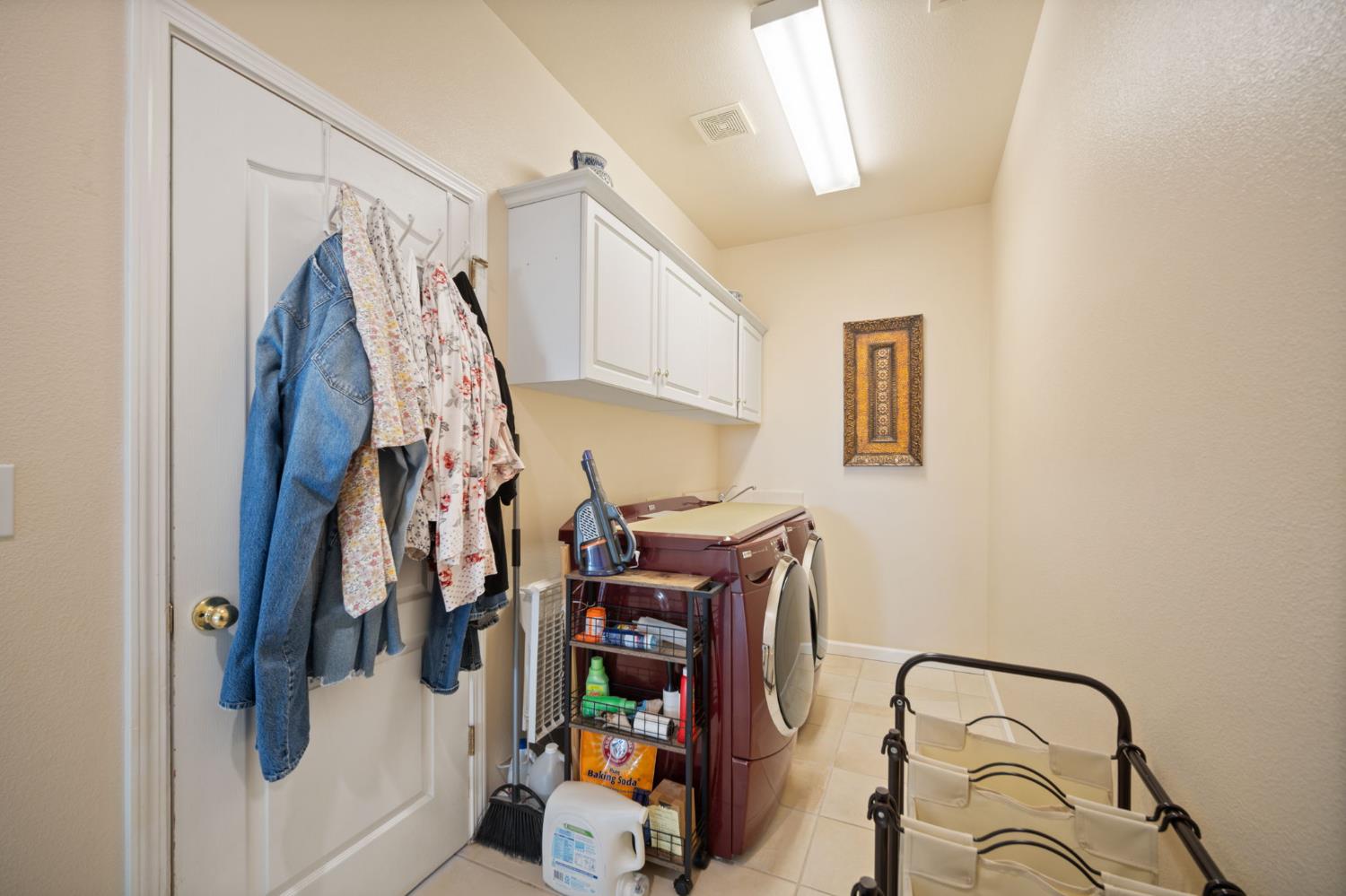 3033 Hanson Ave, Clovis, CA 93611