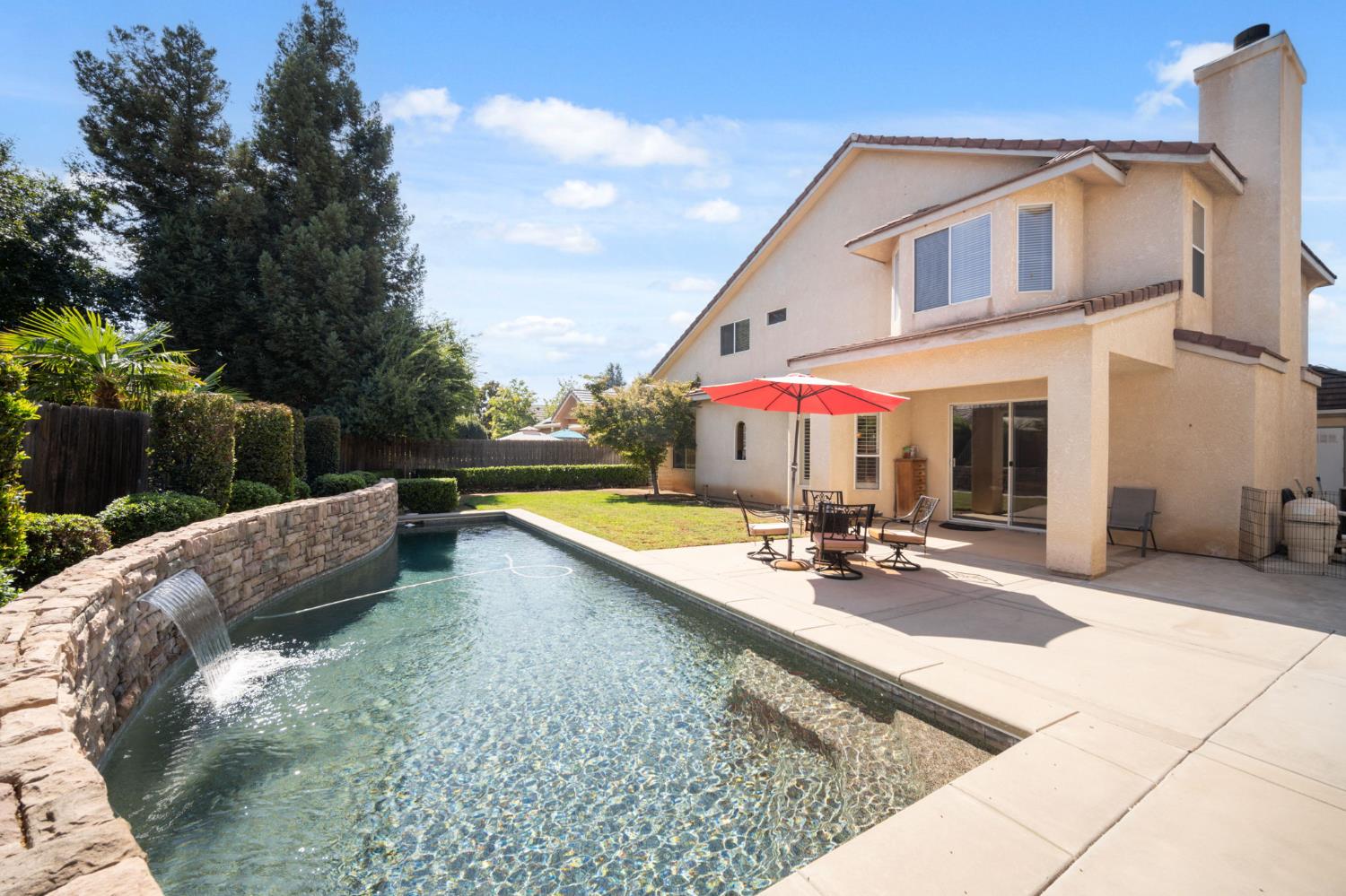 3033 Hanson Ave, Clovis, CA 93611