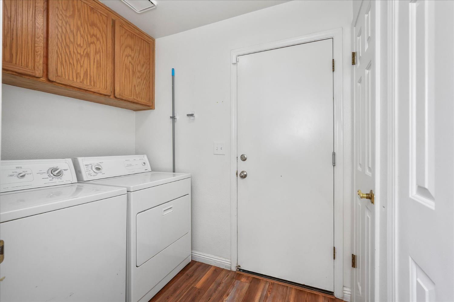 332 Magnolia Ave, Clovis, CA 93611