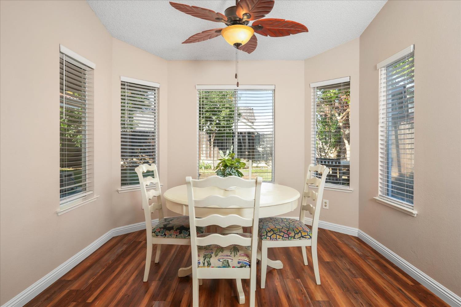 332 Magnolia Ave, Clovis, CA 93611