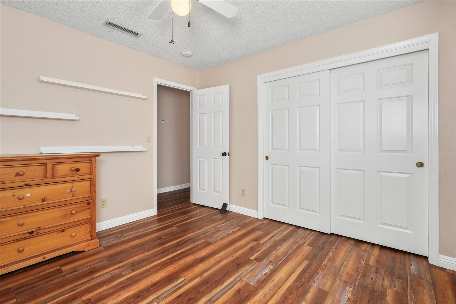 332 Magnolia Ave, Clovis, CA 93611