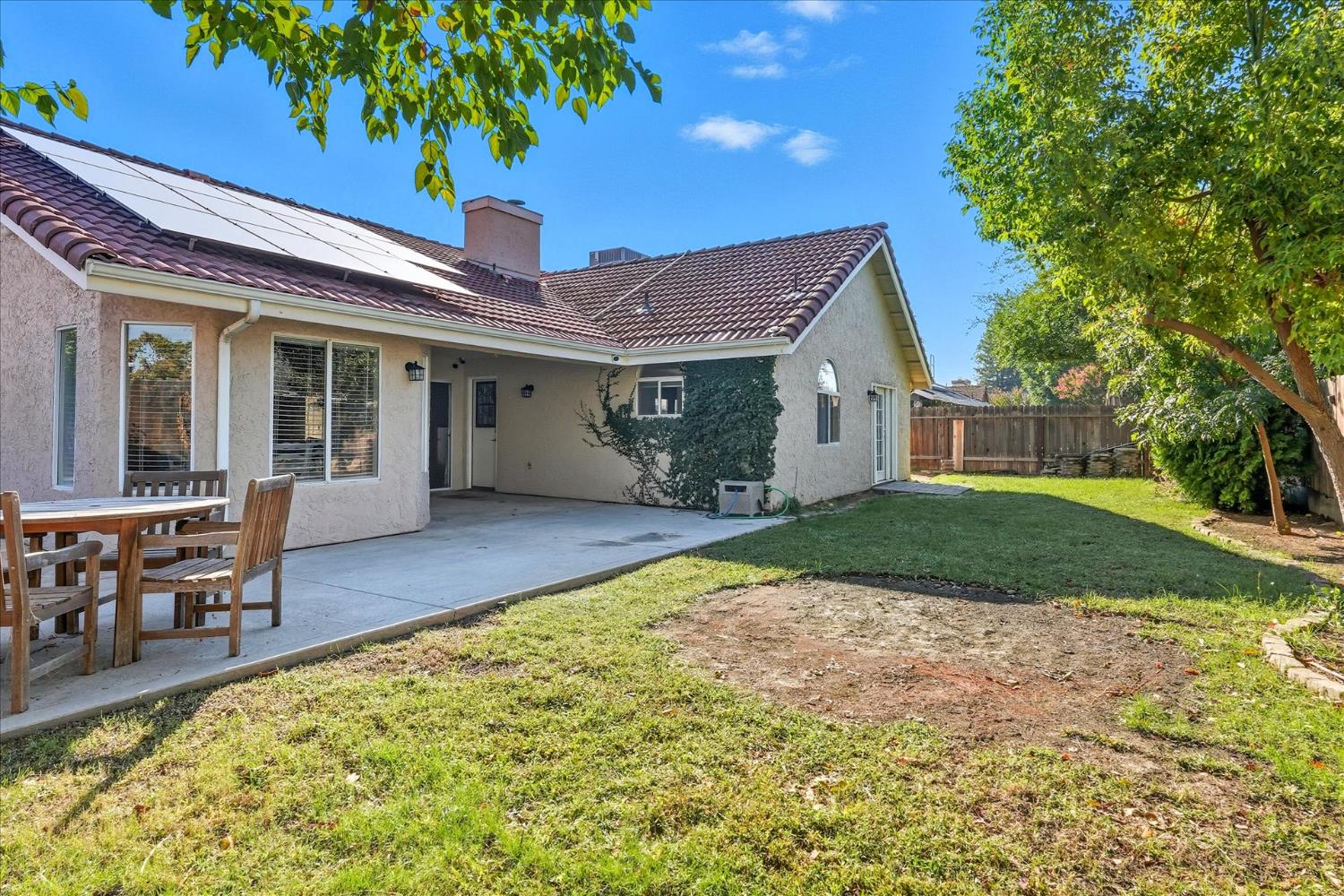 332 Magnolia Ave, Clovis, CA 93611