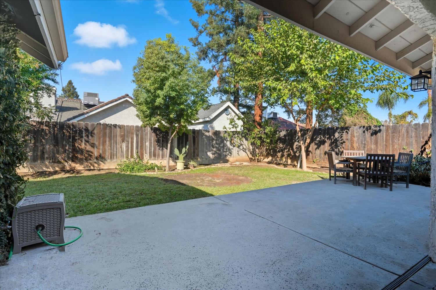 332 Magnolia Ave, Clovis, CA 93611