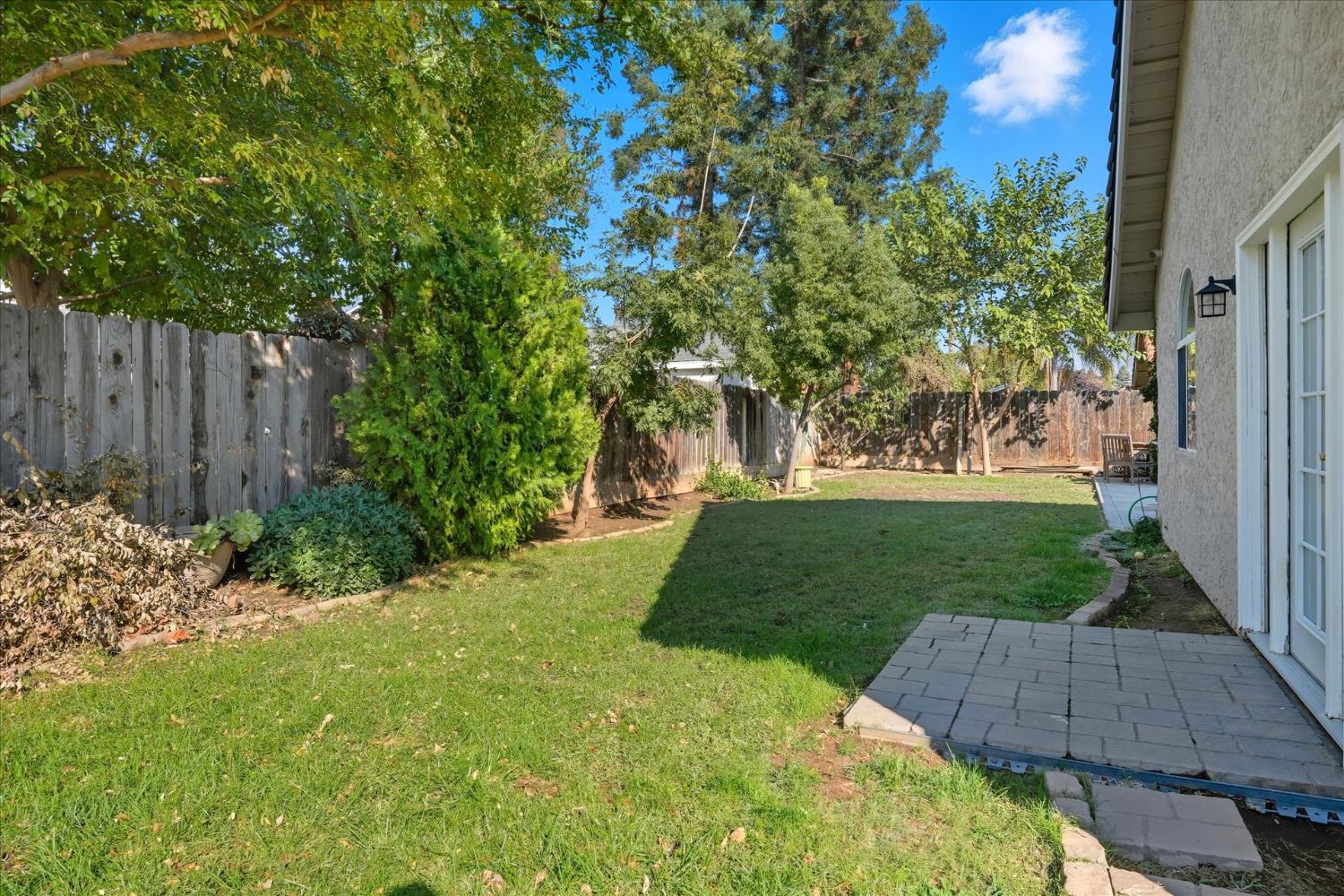 332 Magnolia Ave, Clovis, CA 93611