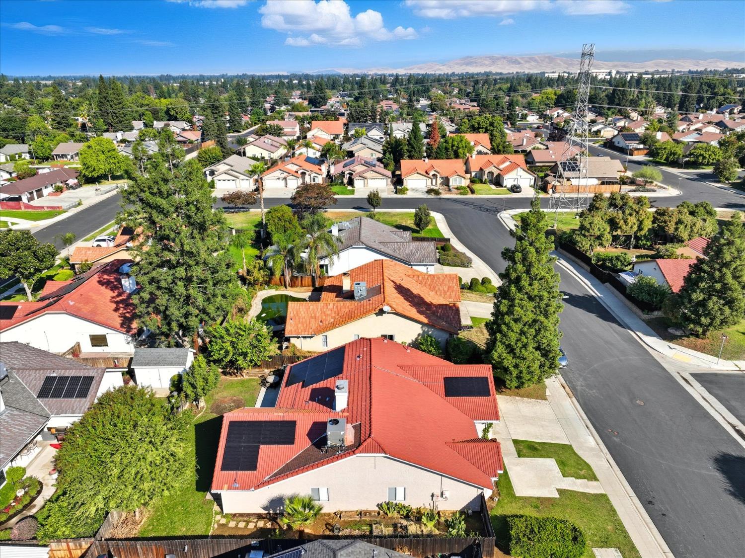 332 Magnolia Ave, Clovis, CA 93611