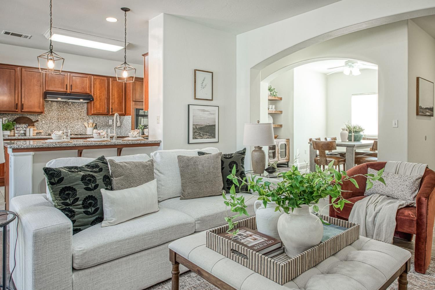 3147 Indianapolis Ave, Clovis, CA 93619