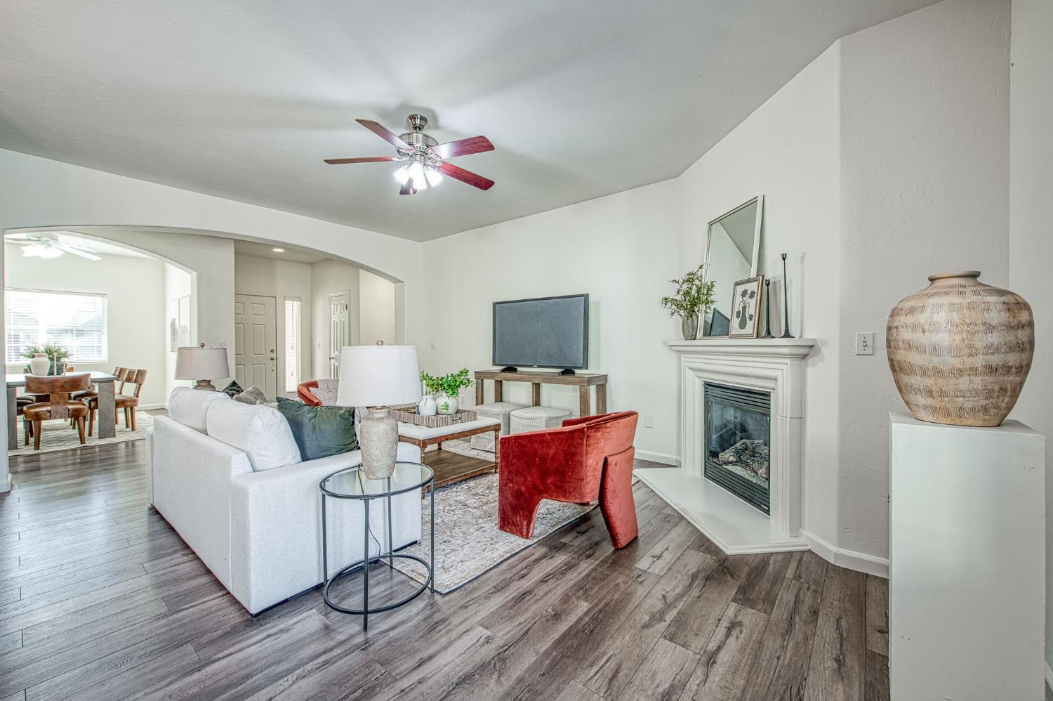 3147 Indianapolis Ave, Clovis, CA 93619