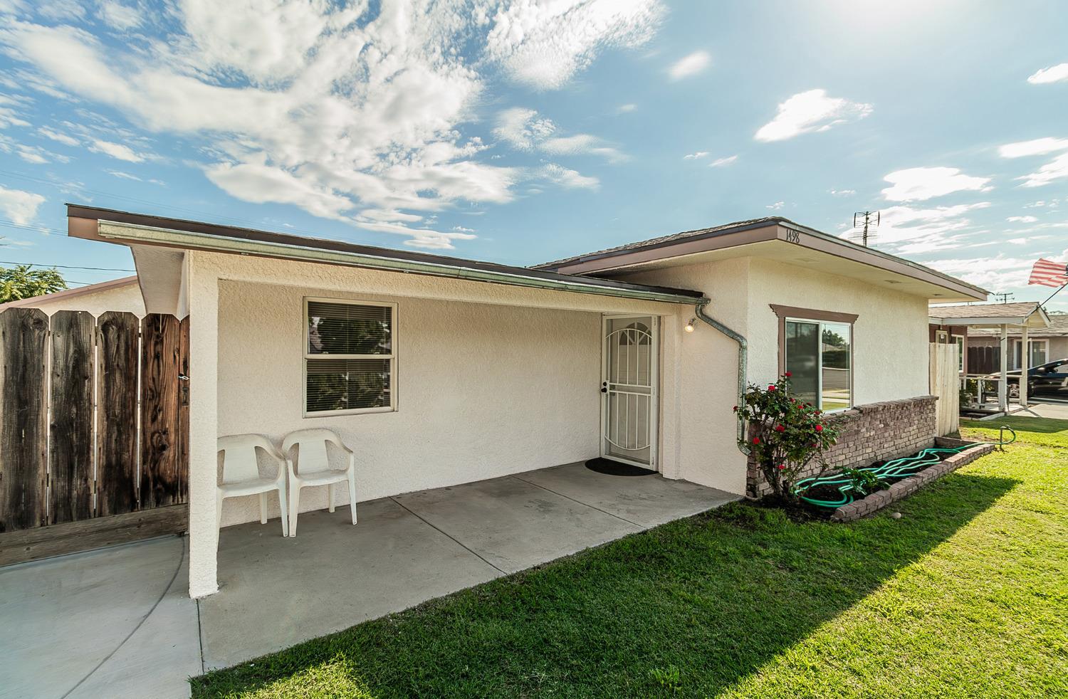 1498 Escalon Ave, Clovis, CA 93611