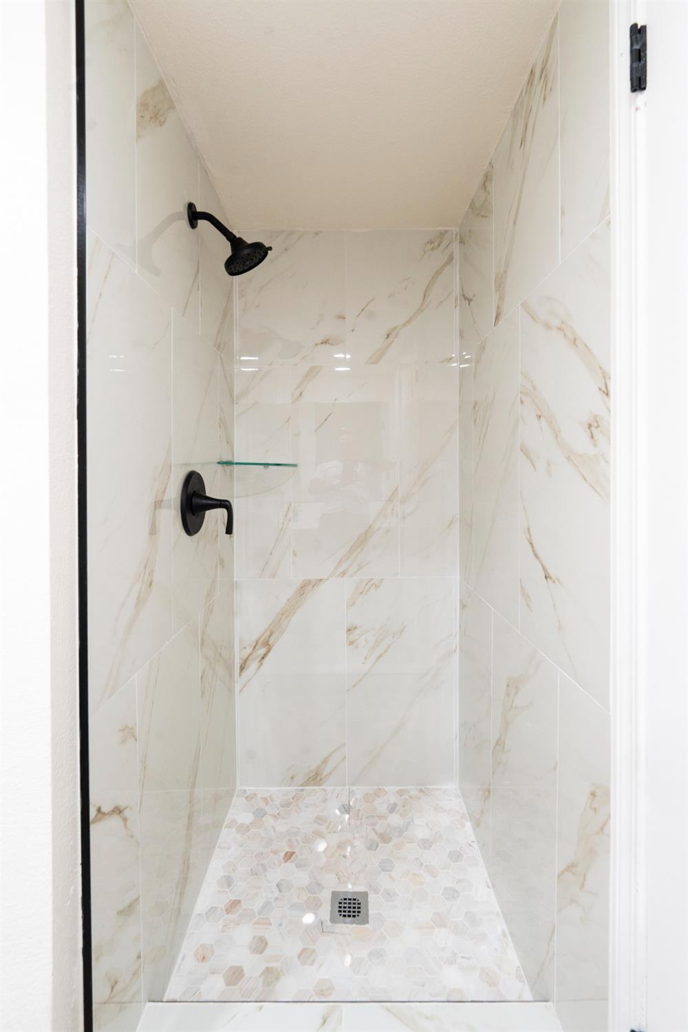 1707 Douglas Ave, Clovis, CA 93611