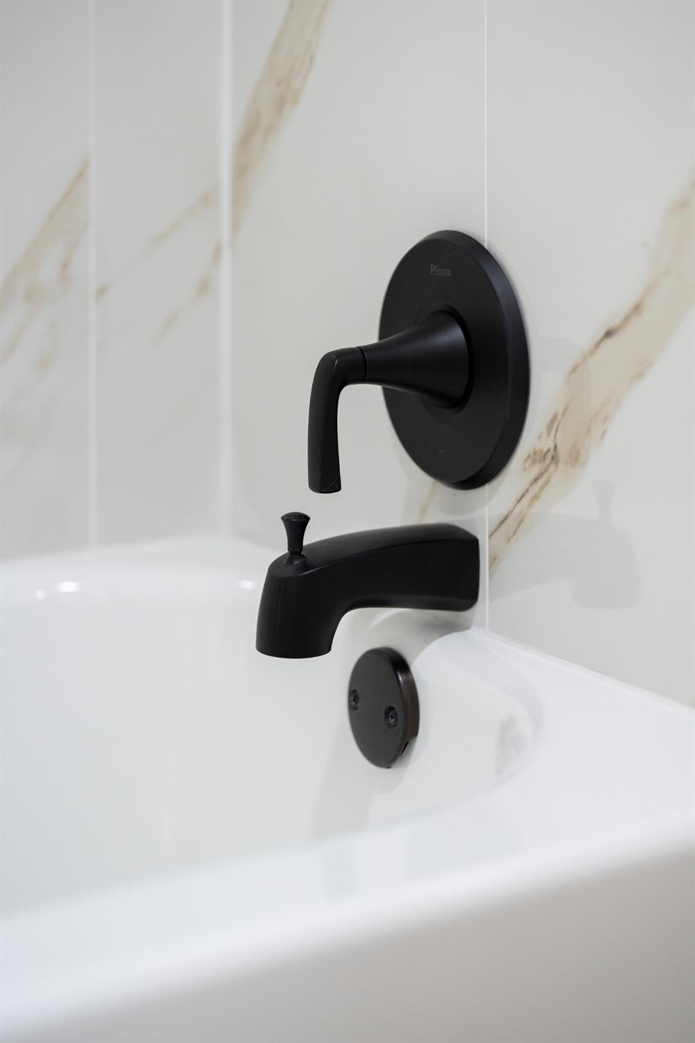 1707 Douglas Ave, Clovis, CA 93611