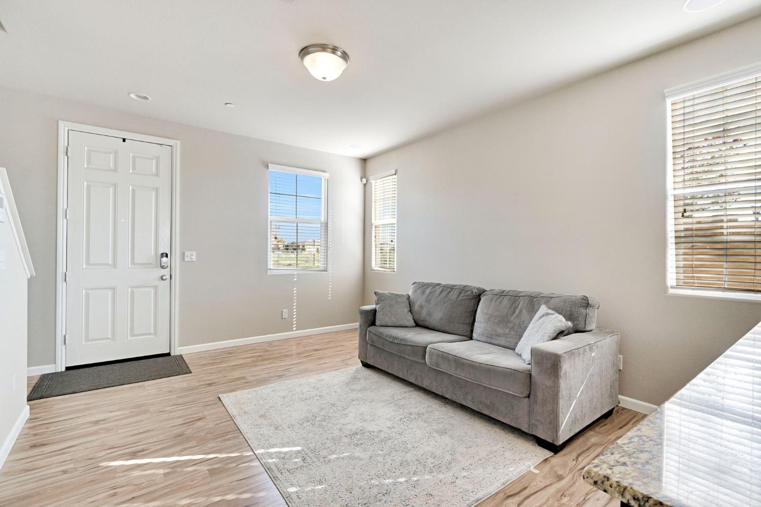 1500 N Encoure Way, Clovis, CA 93619