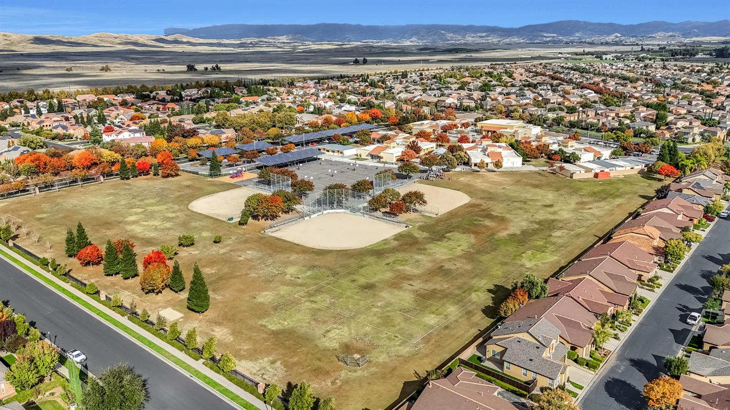 1500 N Encoure Way, Clovis, CA 93619