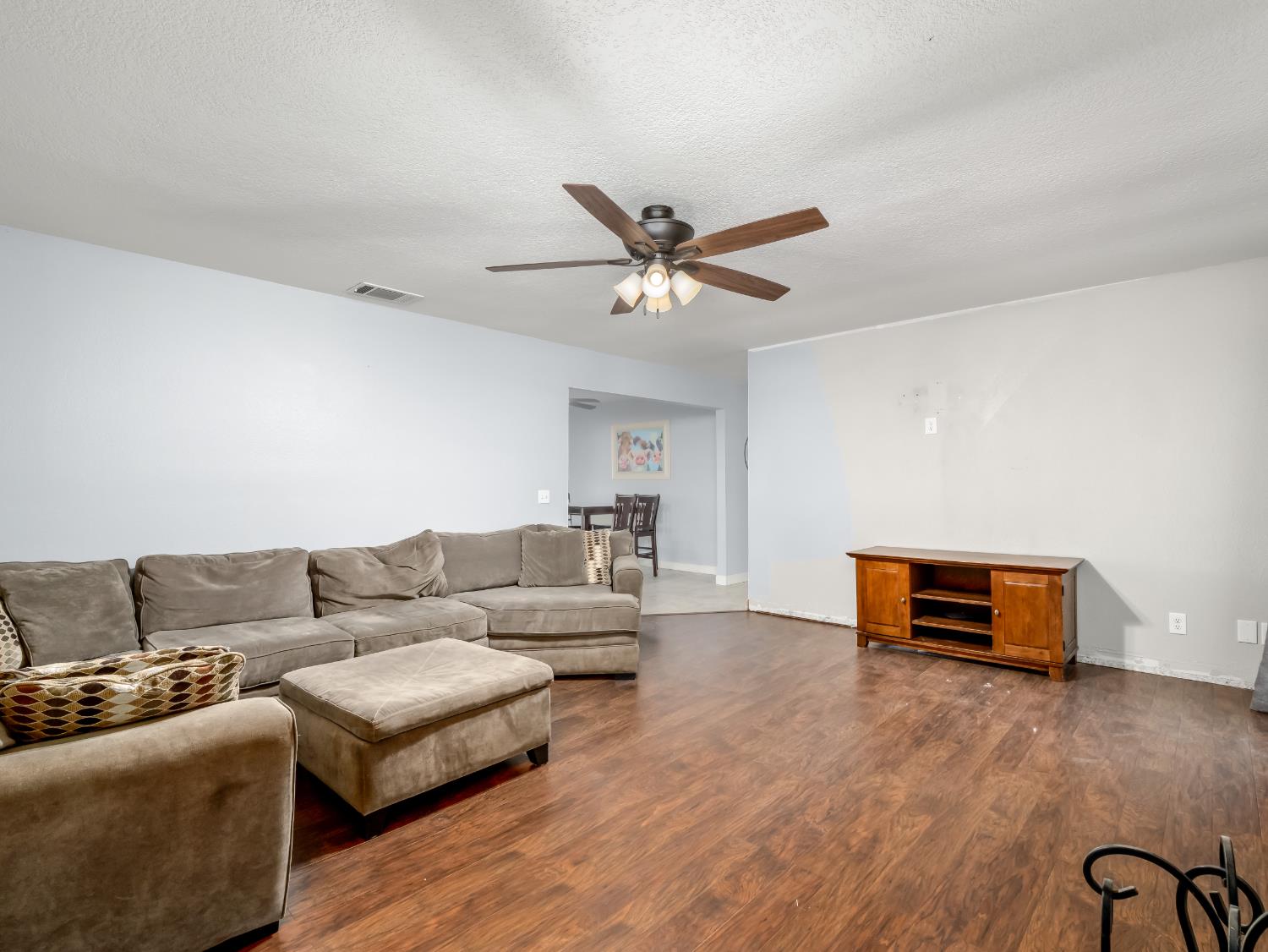 13017 Violet Ln, Clovis, CA 93619