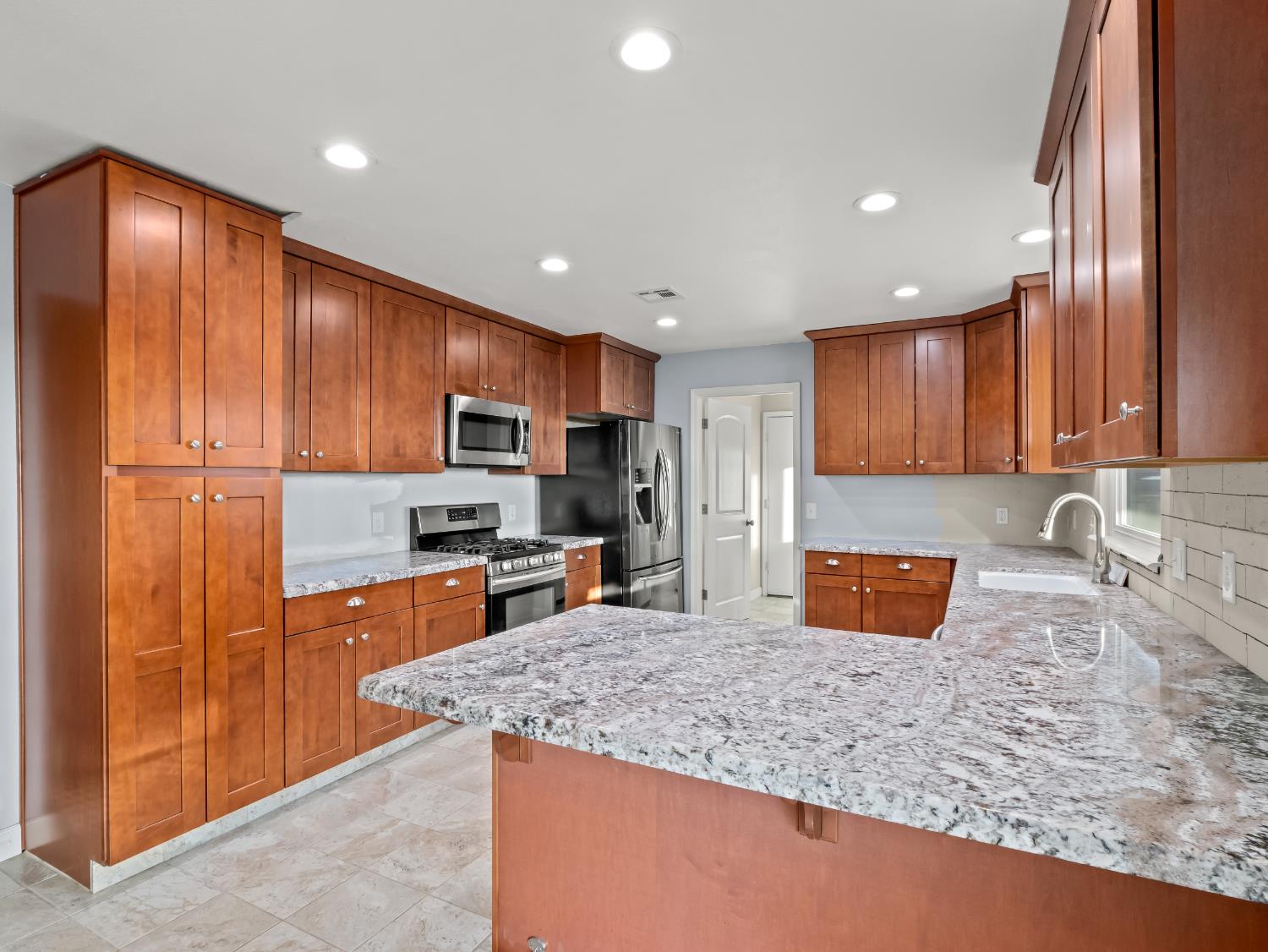 13017 Violet Ln, Clovis, CA 93619