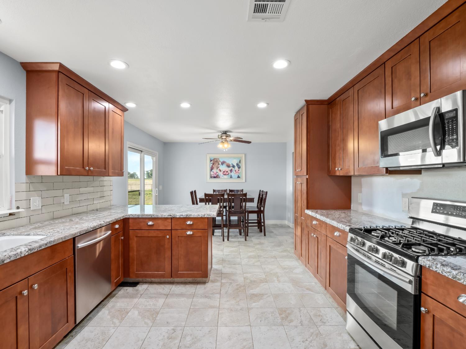 13017 Violet Ln, Clovis, CA 93619