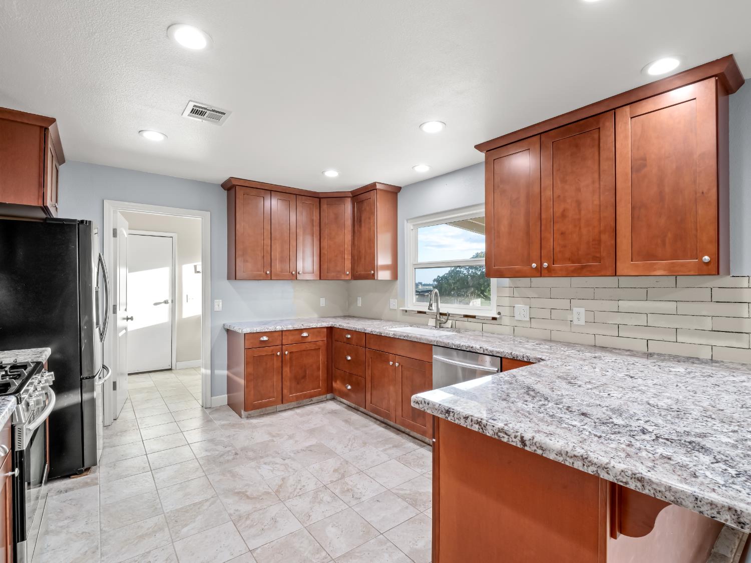 13017 Violet Ln, Clovis, CA 93619