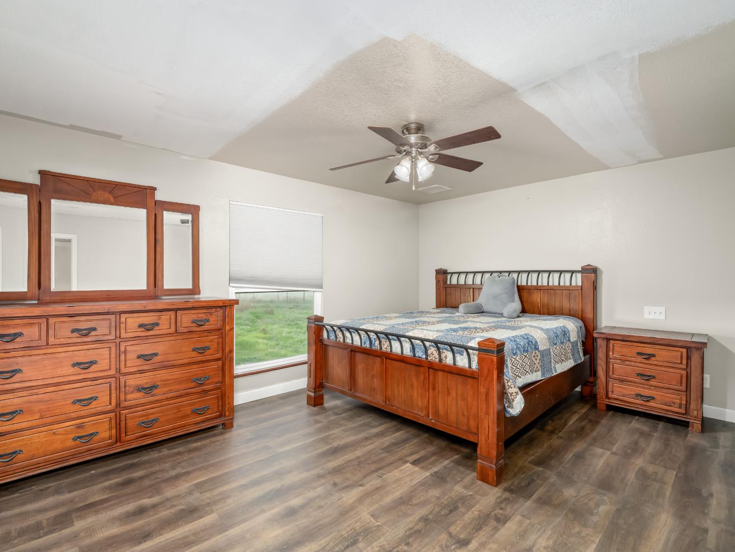 13017 Violet Ln, Clovis, CA 93619