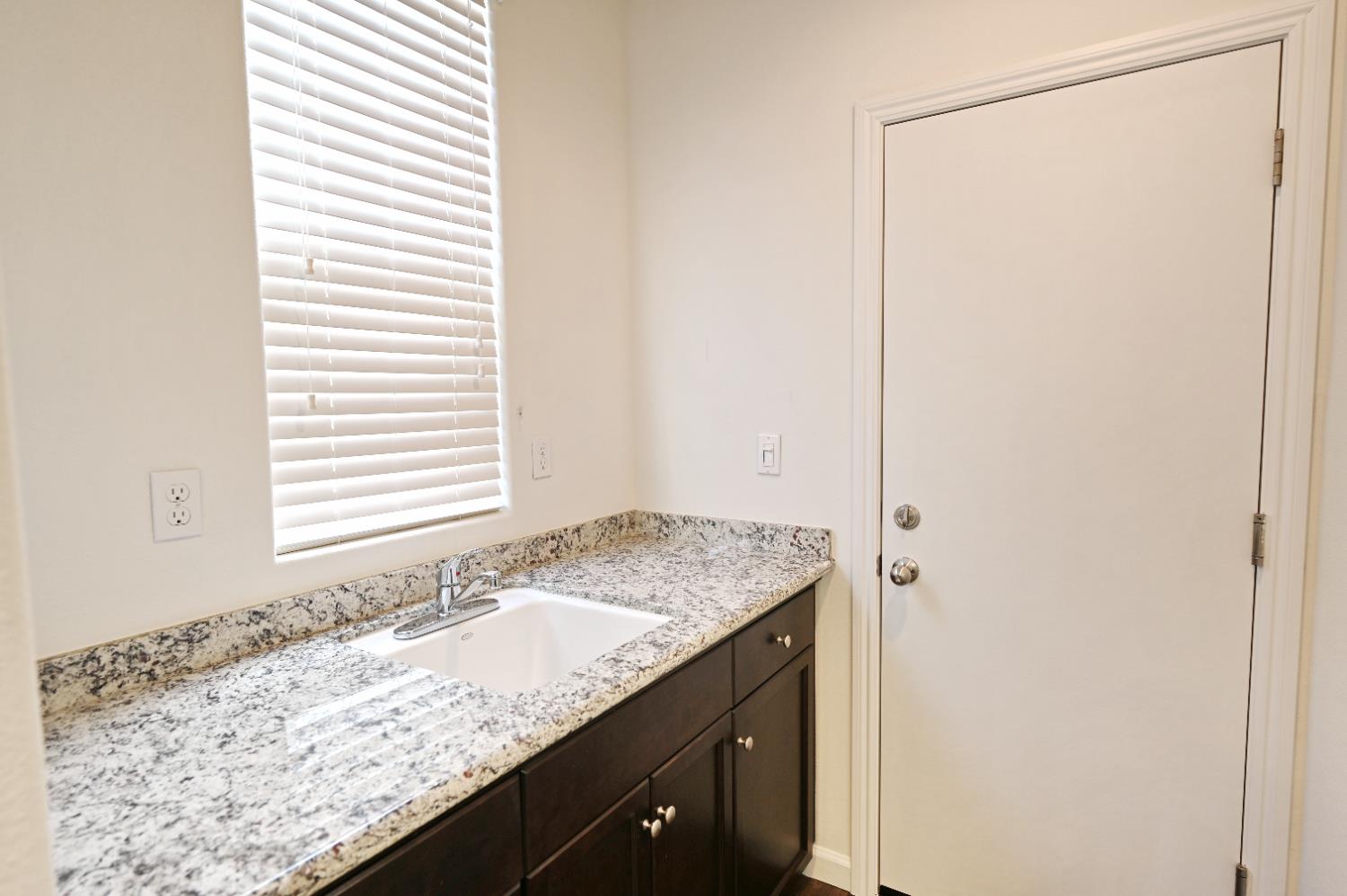 3581 Griffith Ave, Clovis, CA 93619