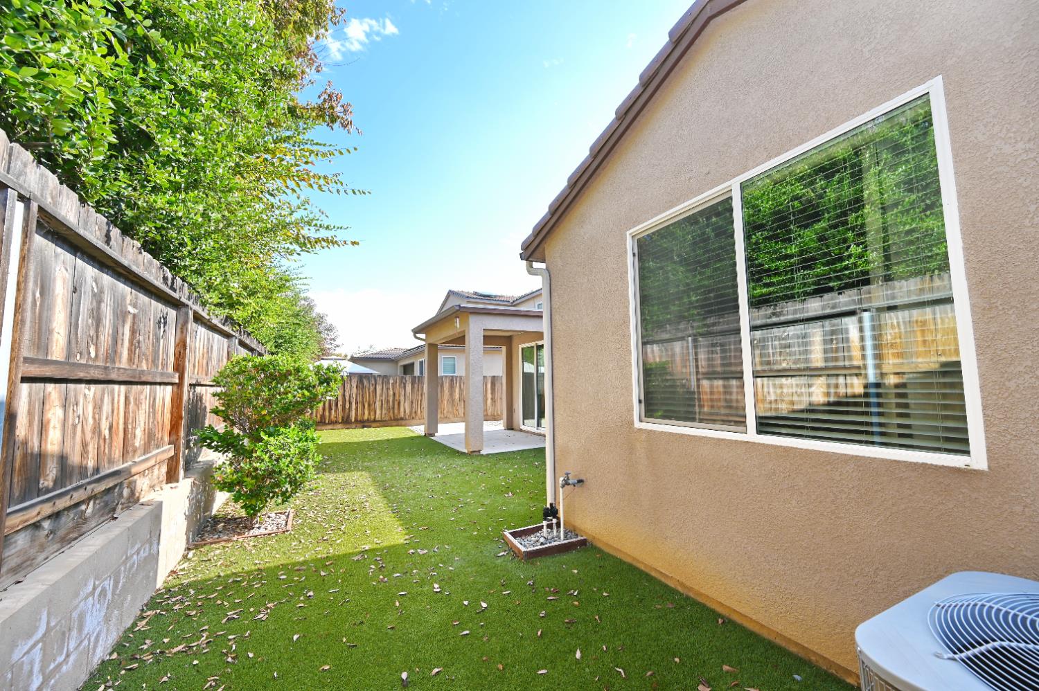 3581 Griffith Ave, Clovis, CA 93619