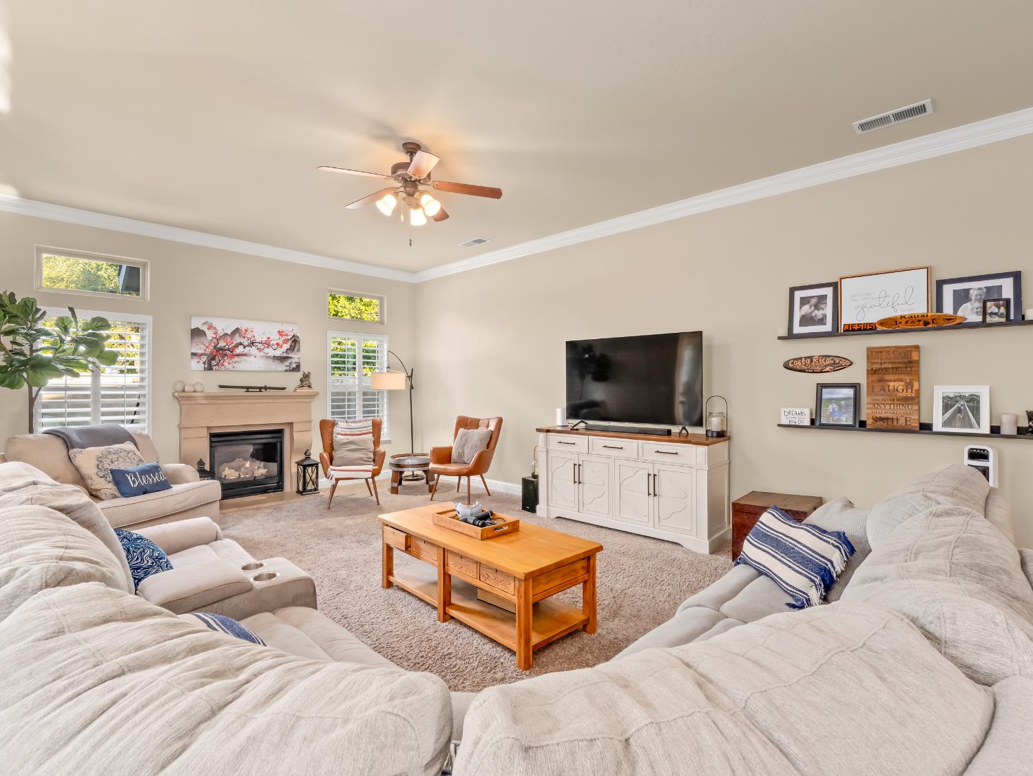 1687 N Karen Ave, Clovis, CA 93619