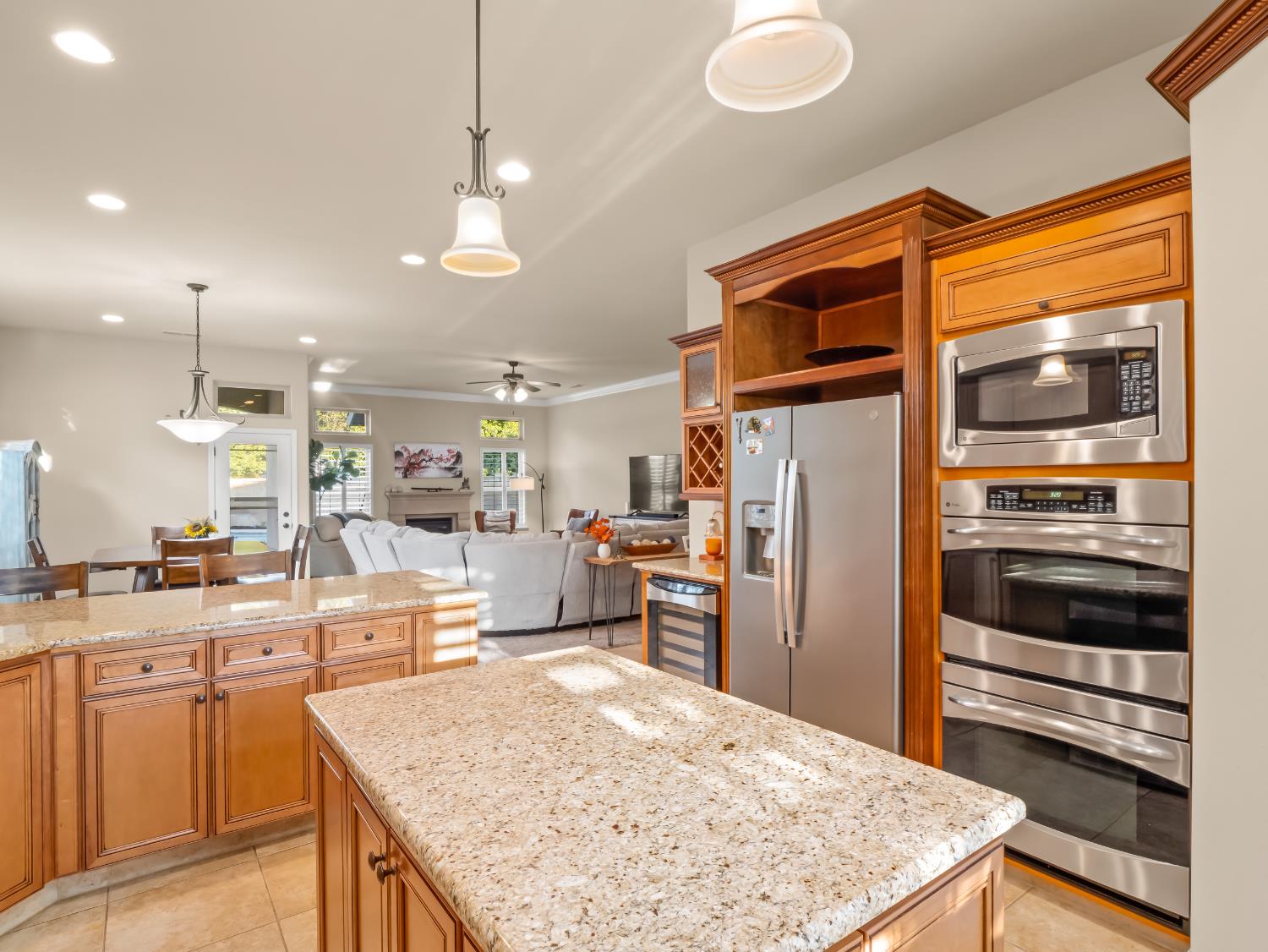 1687 N Karen Ave, Clovis, CA 93619