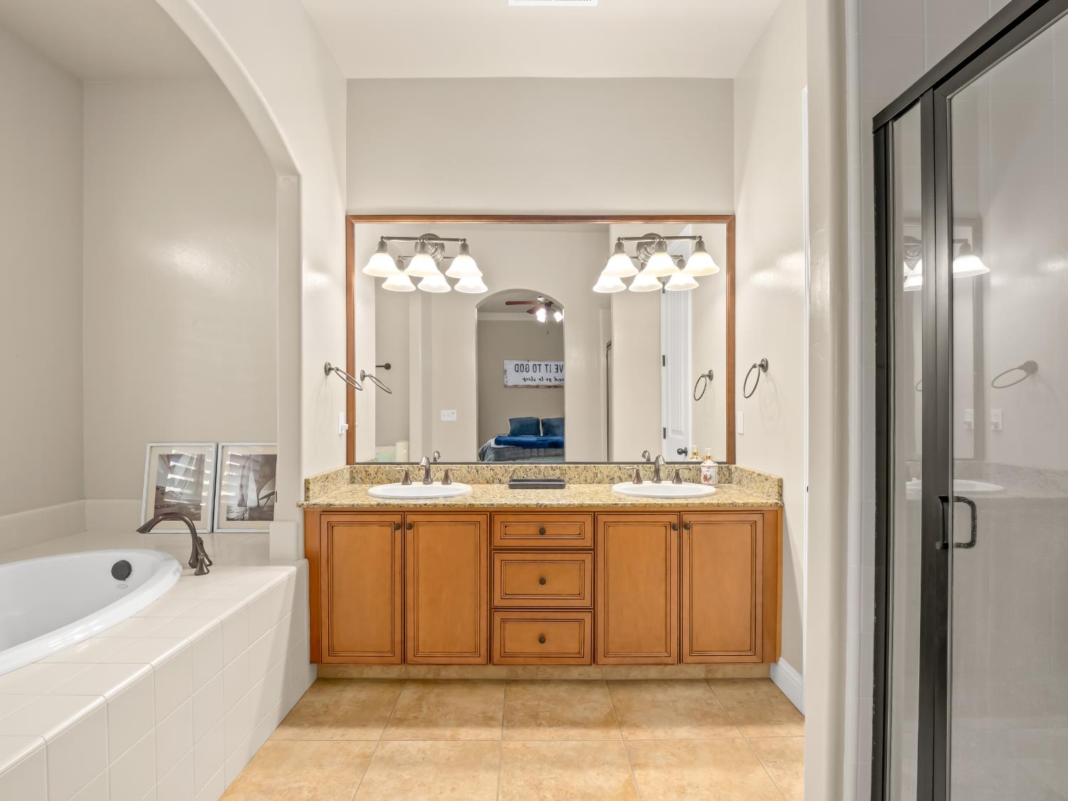 1687 N Karen Ave, Clovis, CA 93619