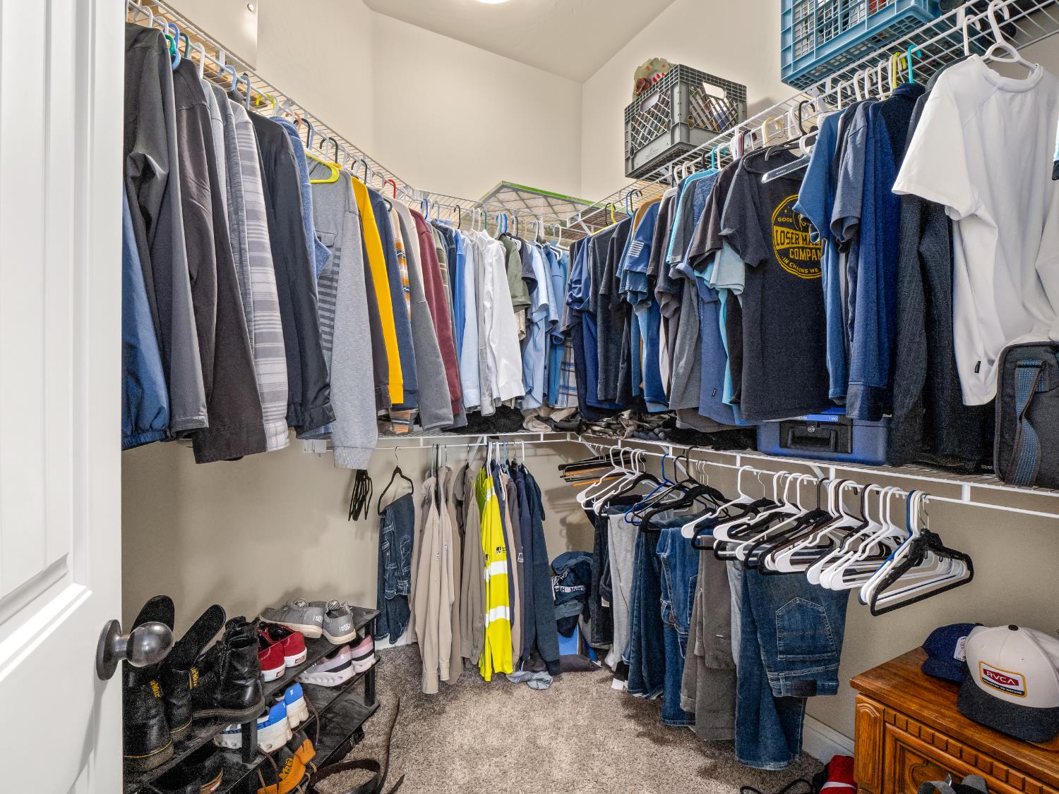 1687 N Karen Ave, Clovis, CA 93619