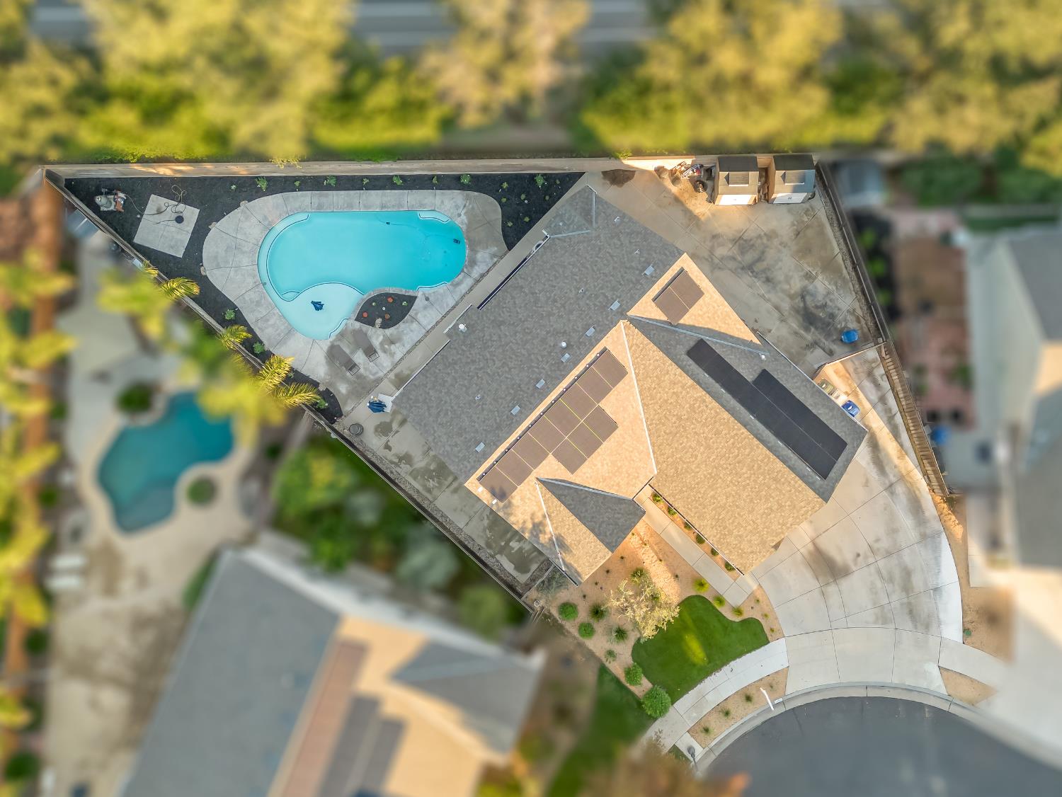 1687 N Karen Ave, Clovis, CA 93619