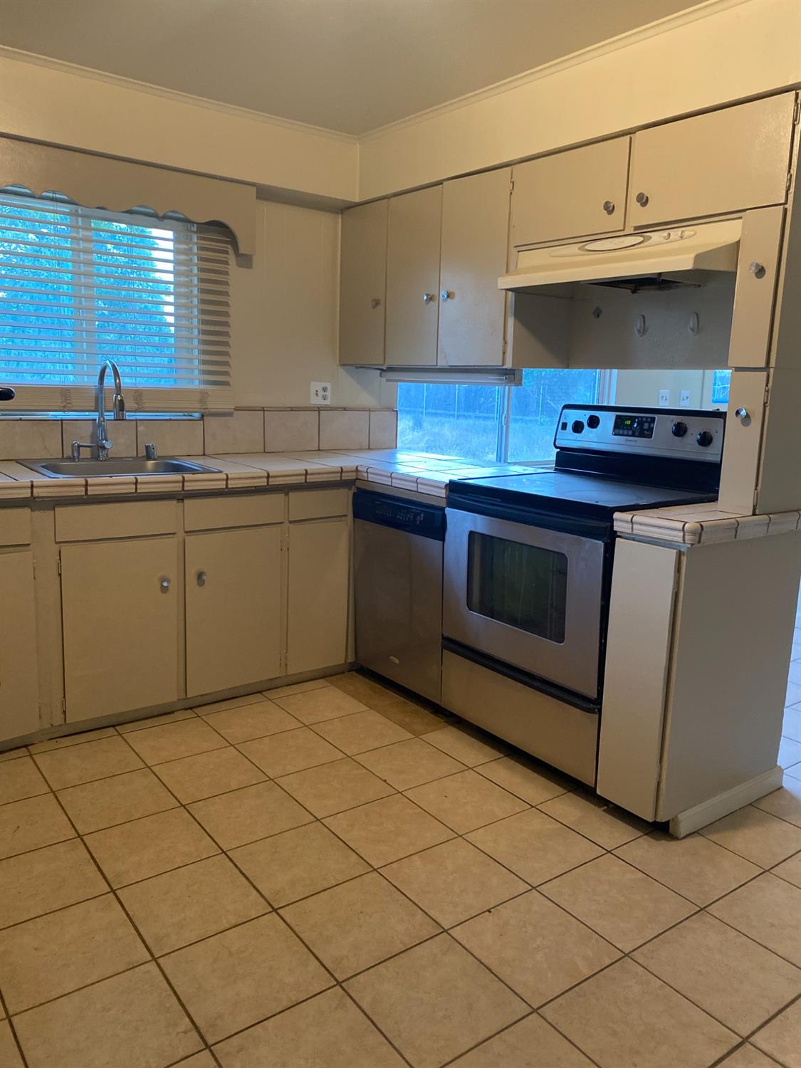 1916 Ashlan, Clovis, CA 93611