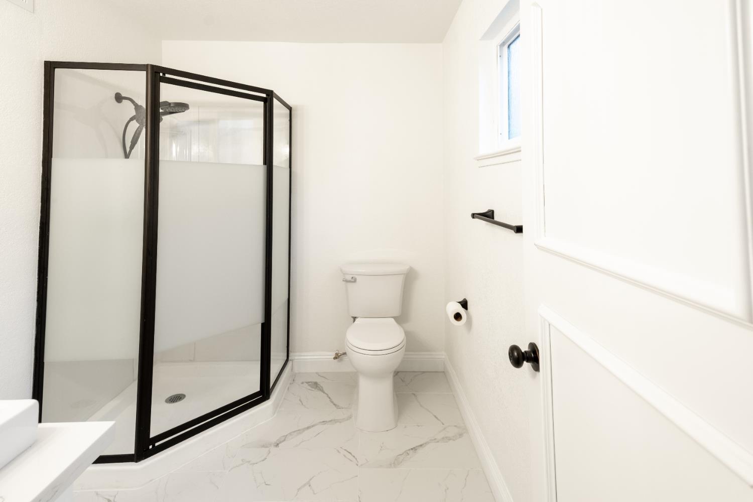 2612 Renn, Clovis, CA 93611