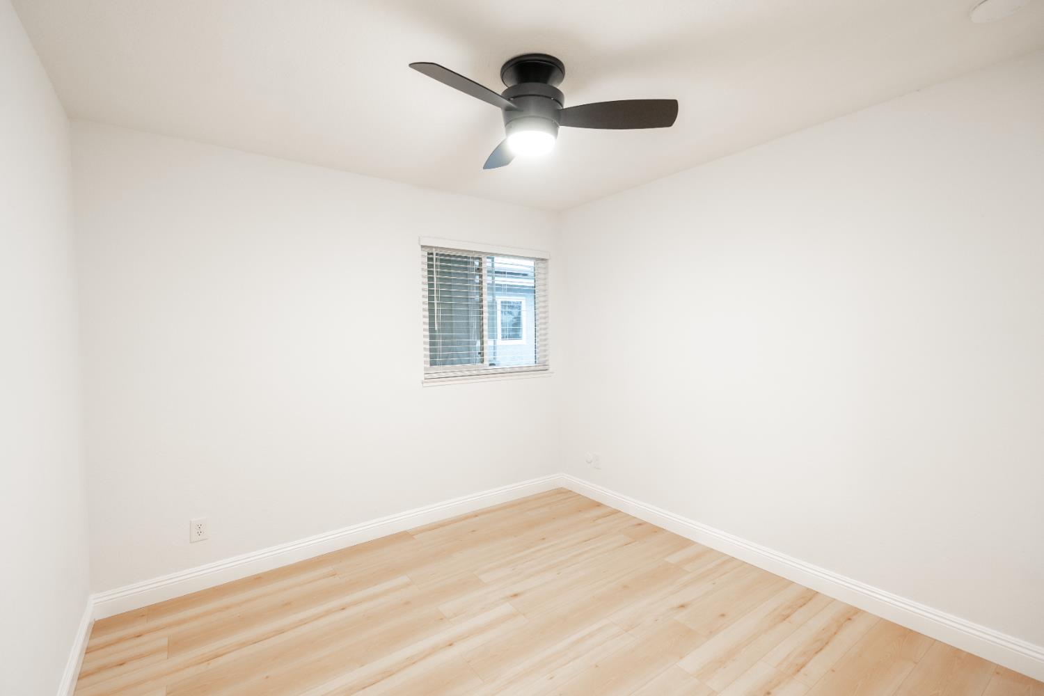 2612 Renn, Clovis, CA 93611