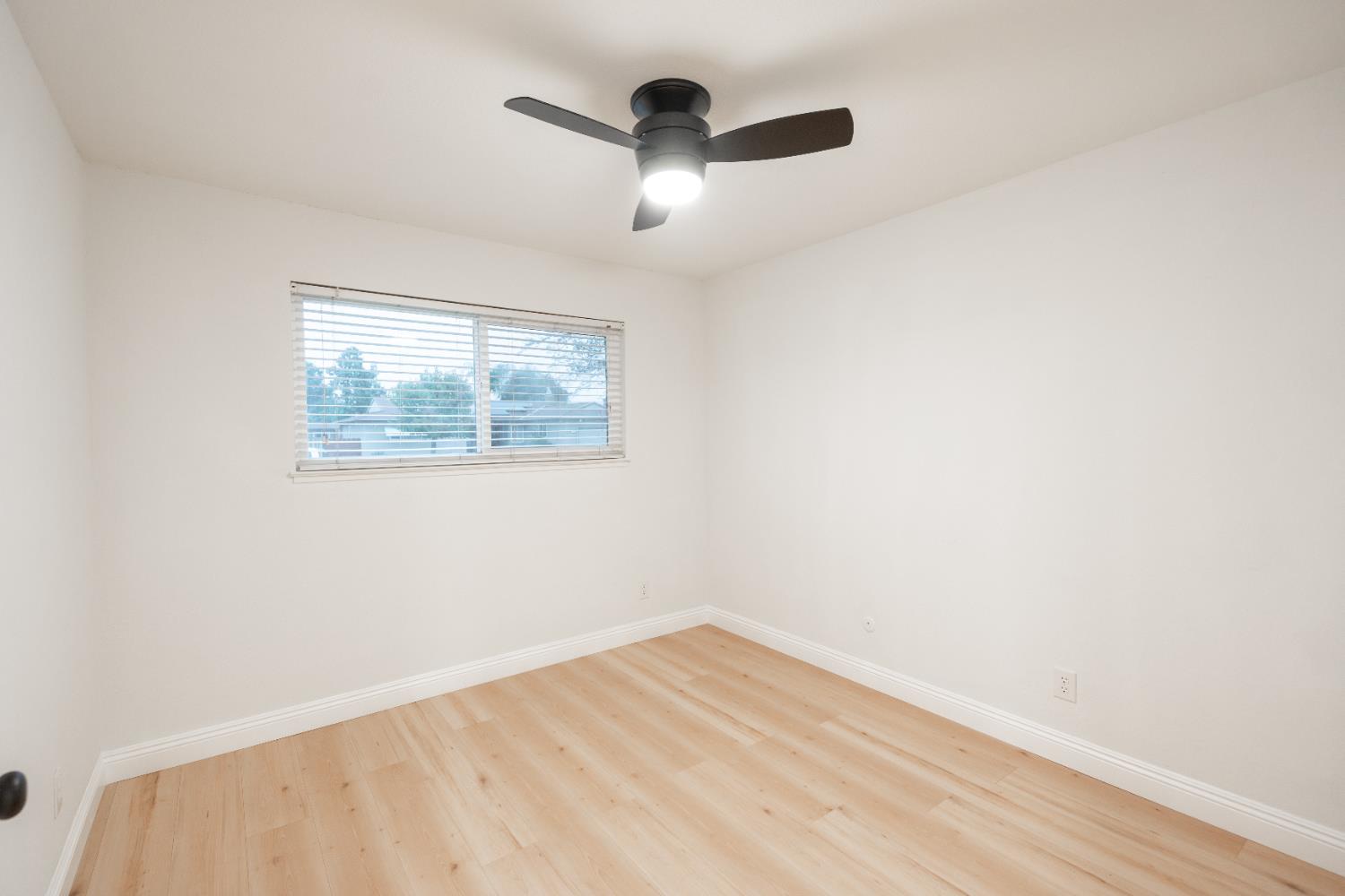 2612 Renn, Clovis, CA 93611