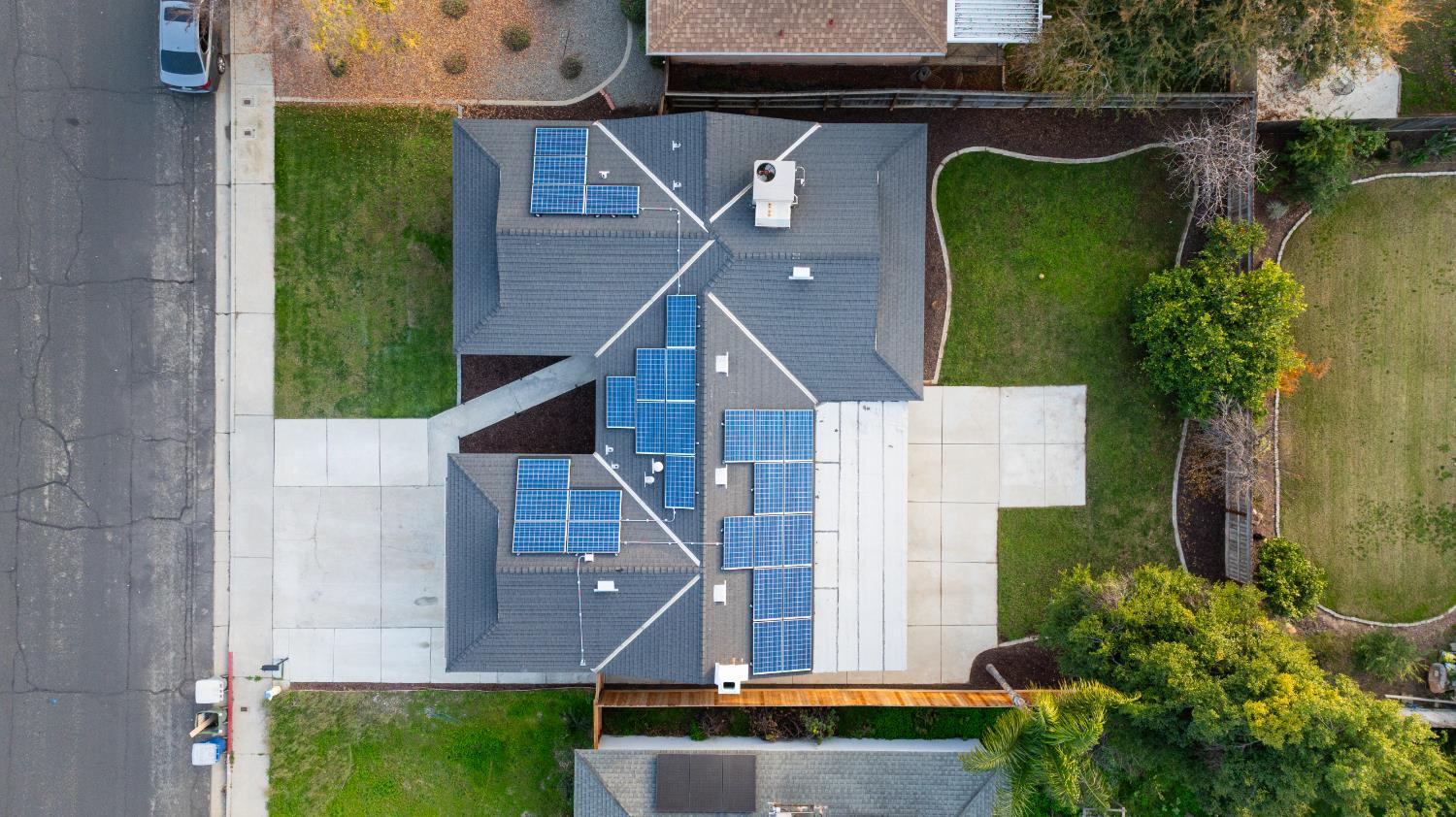 2612 Renn, Clovis, CA 93611