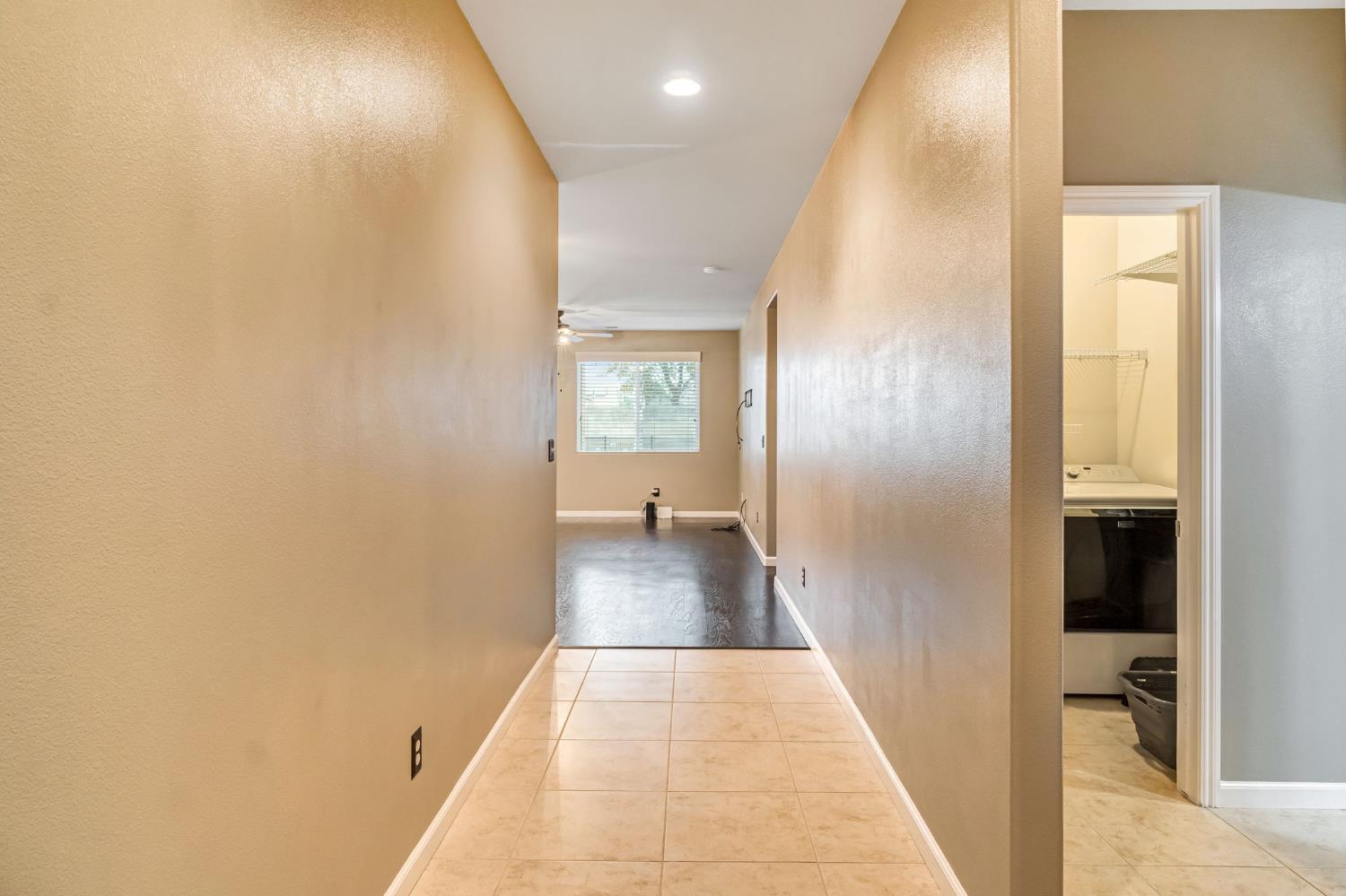 3237 Bellaire Ave, Clovis, CA 93619