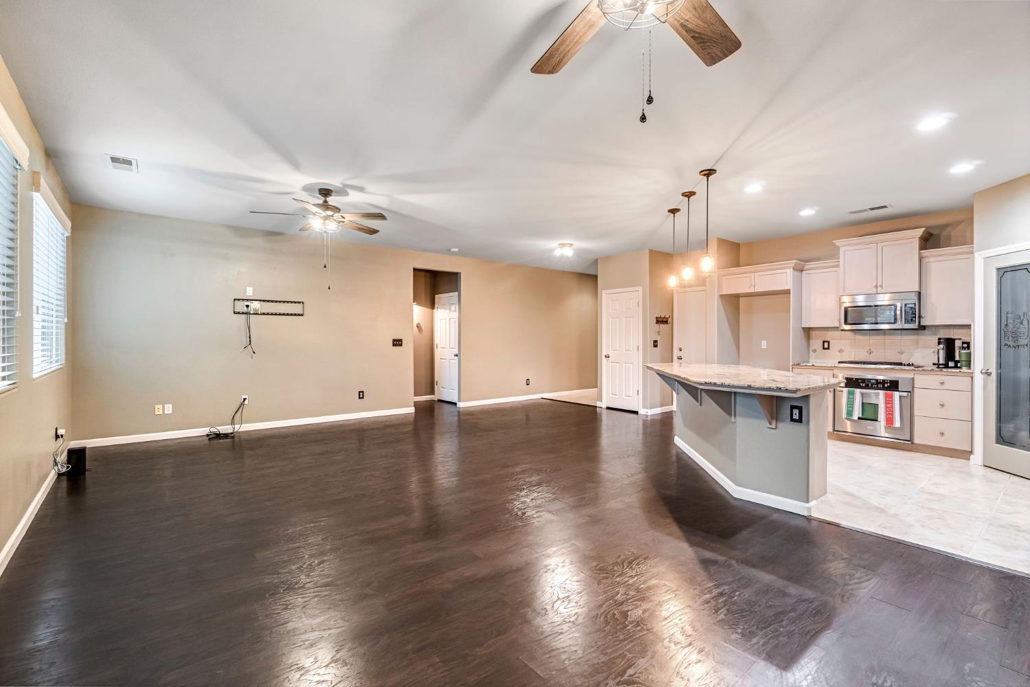 3237 Bellaire Ave, Clovis, CA 93619