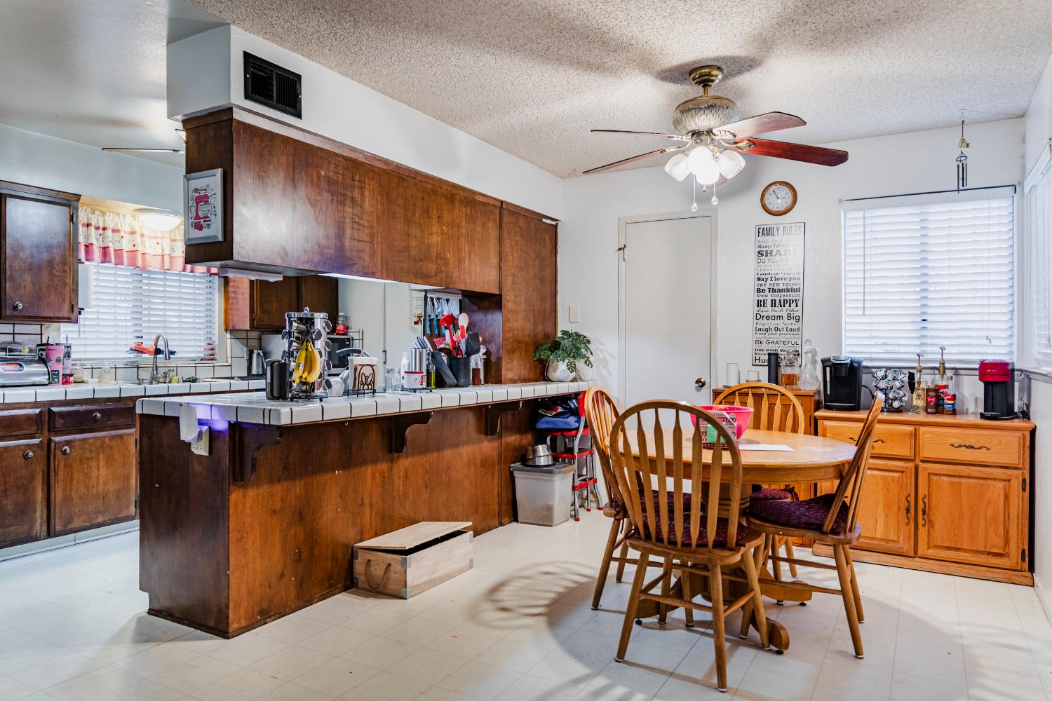 1608 Gettysburg Ave, Clovis, CA 93611