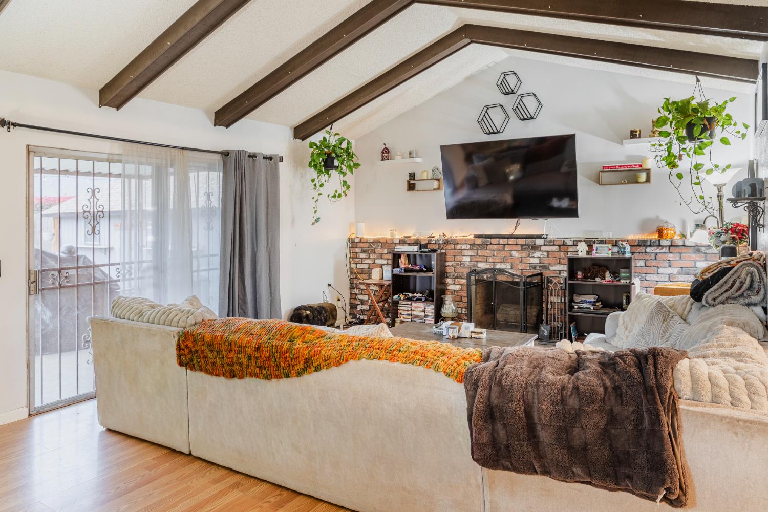 1608 Gettysburg Ave, Clovis, CA 93611