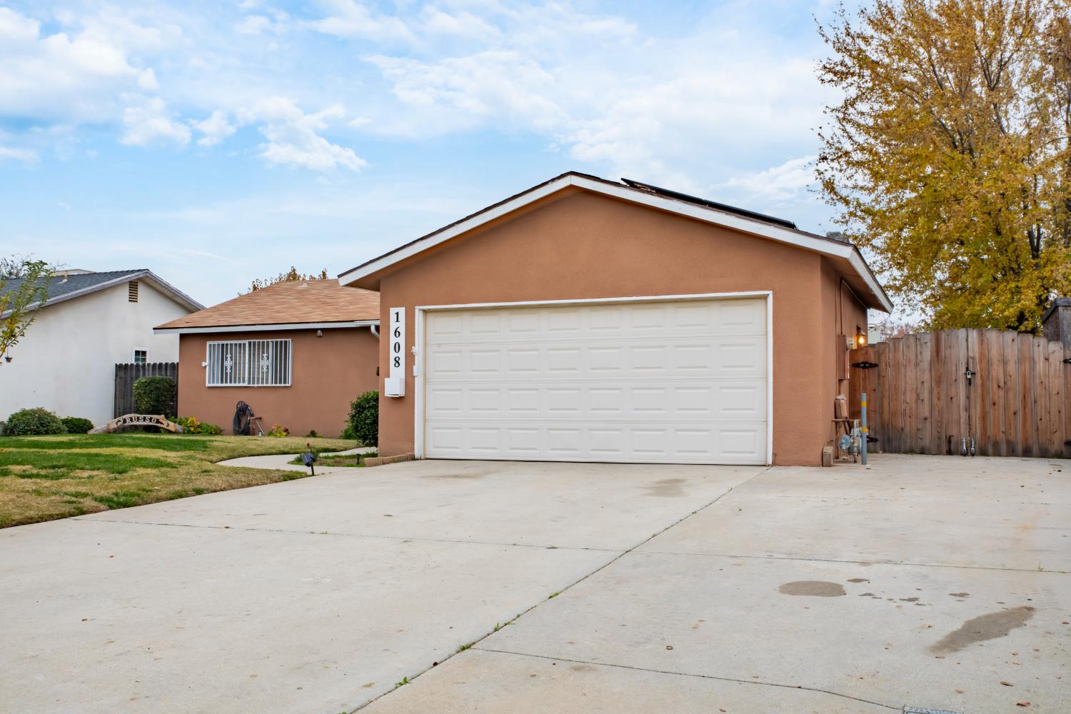 1608 Gettysburg Ave, Clovis, CA 93611