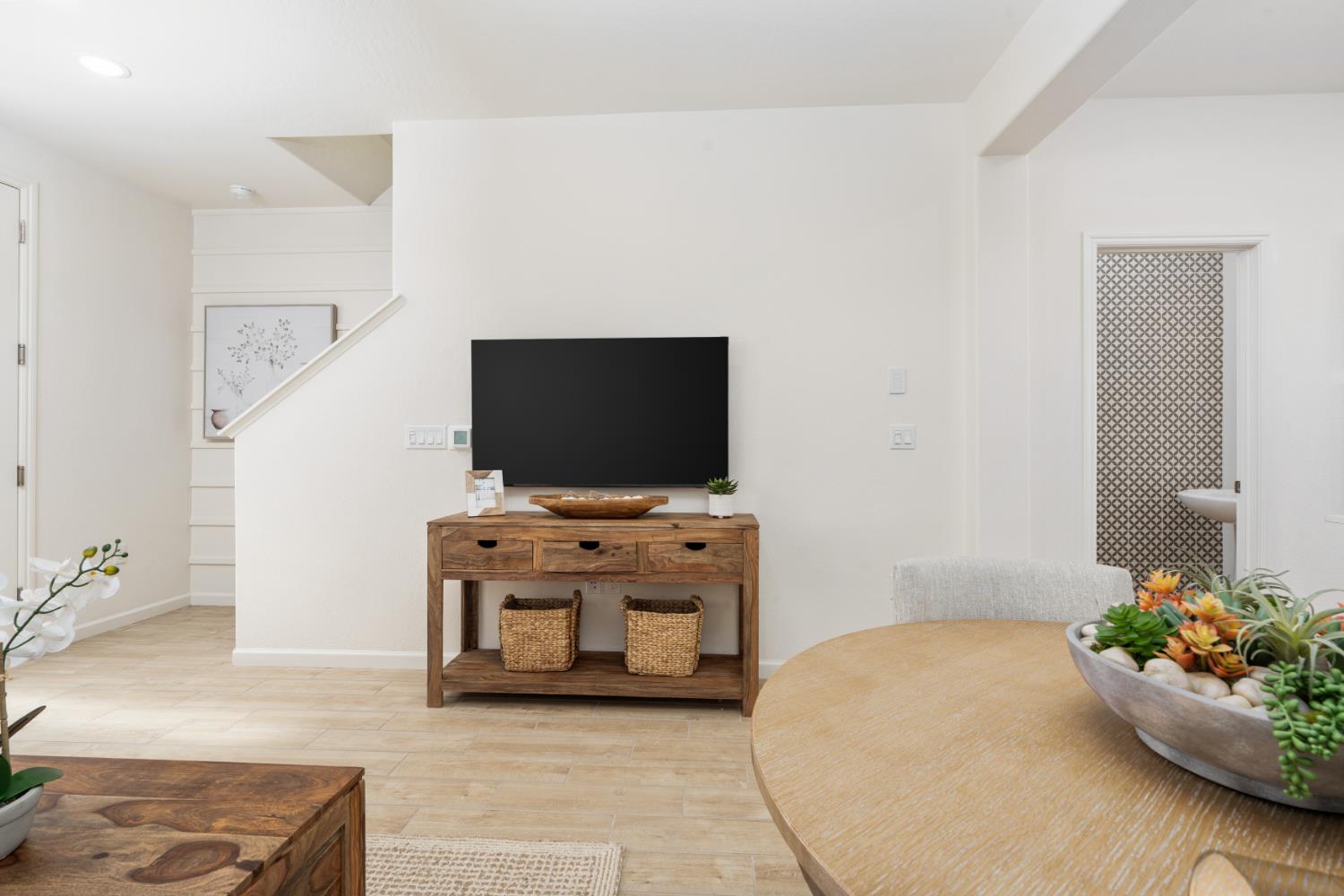 2023 N Wagon Ln, Clovis, CA 93619