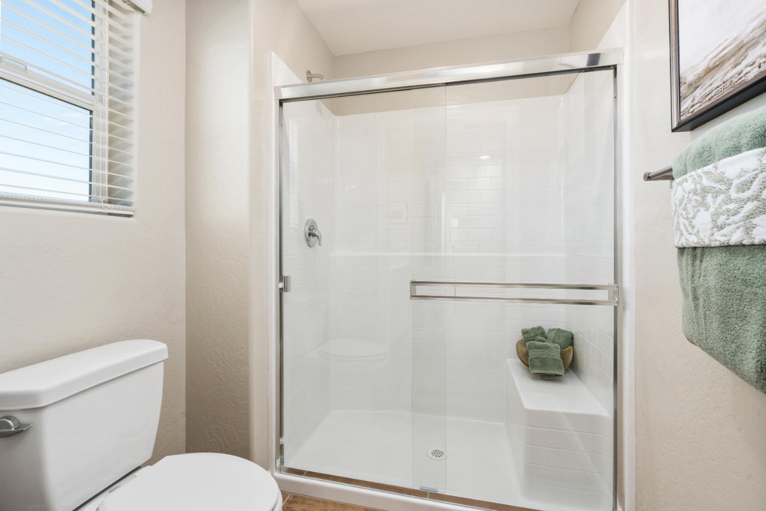 2065 N Wagon Ln, Clovis, CA 93619