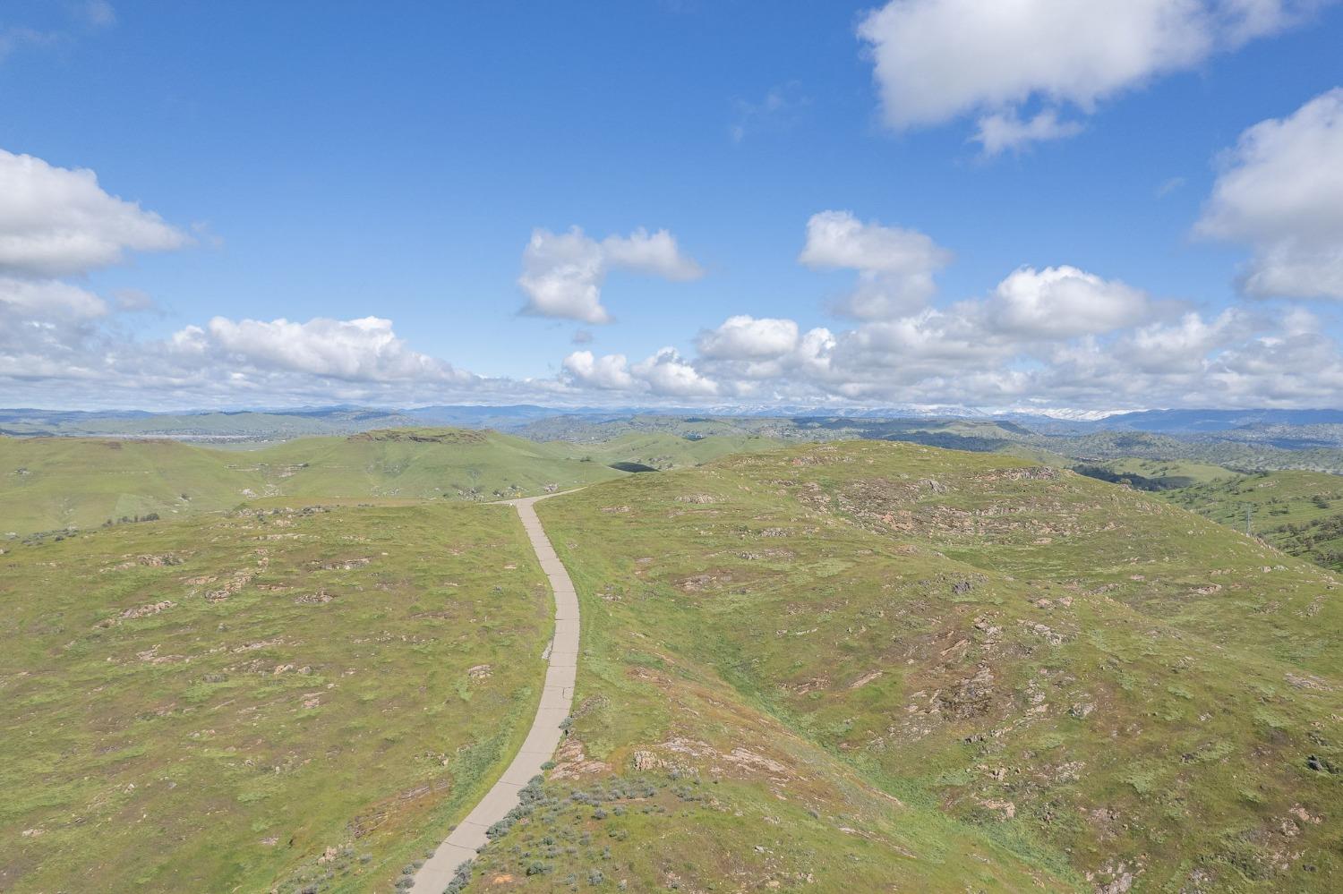 13 Summit Crest Lane, Clovis, CA 96319