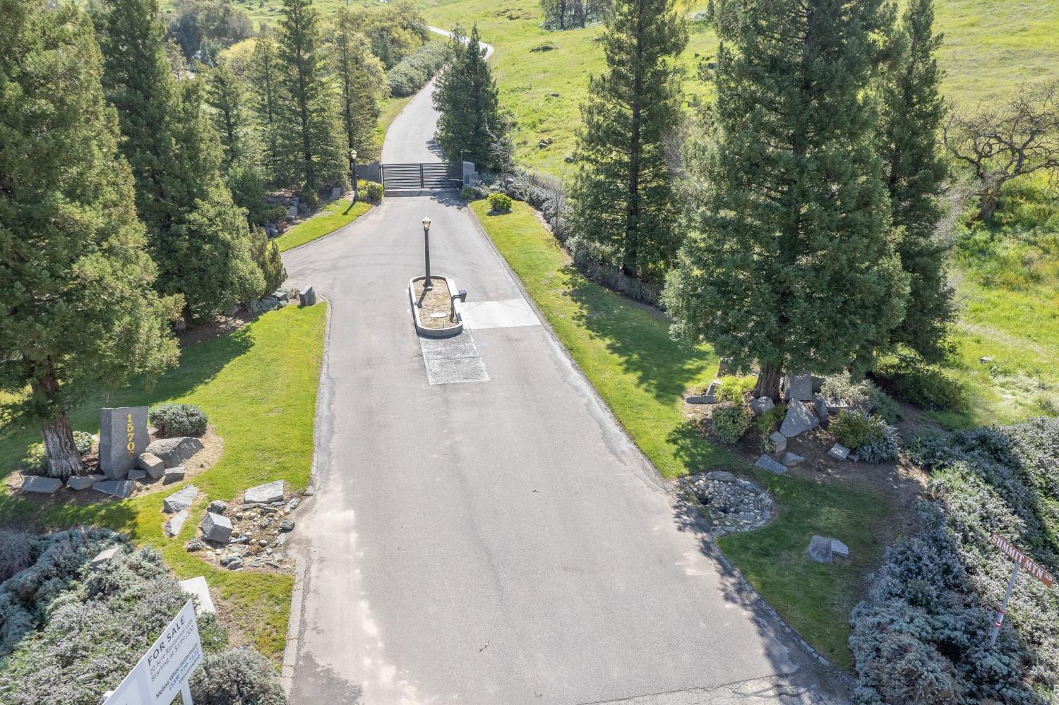 13 Summit Crest Lane, Clovis, CA 96319