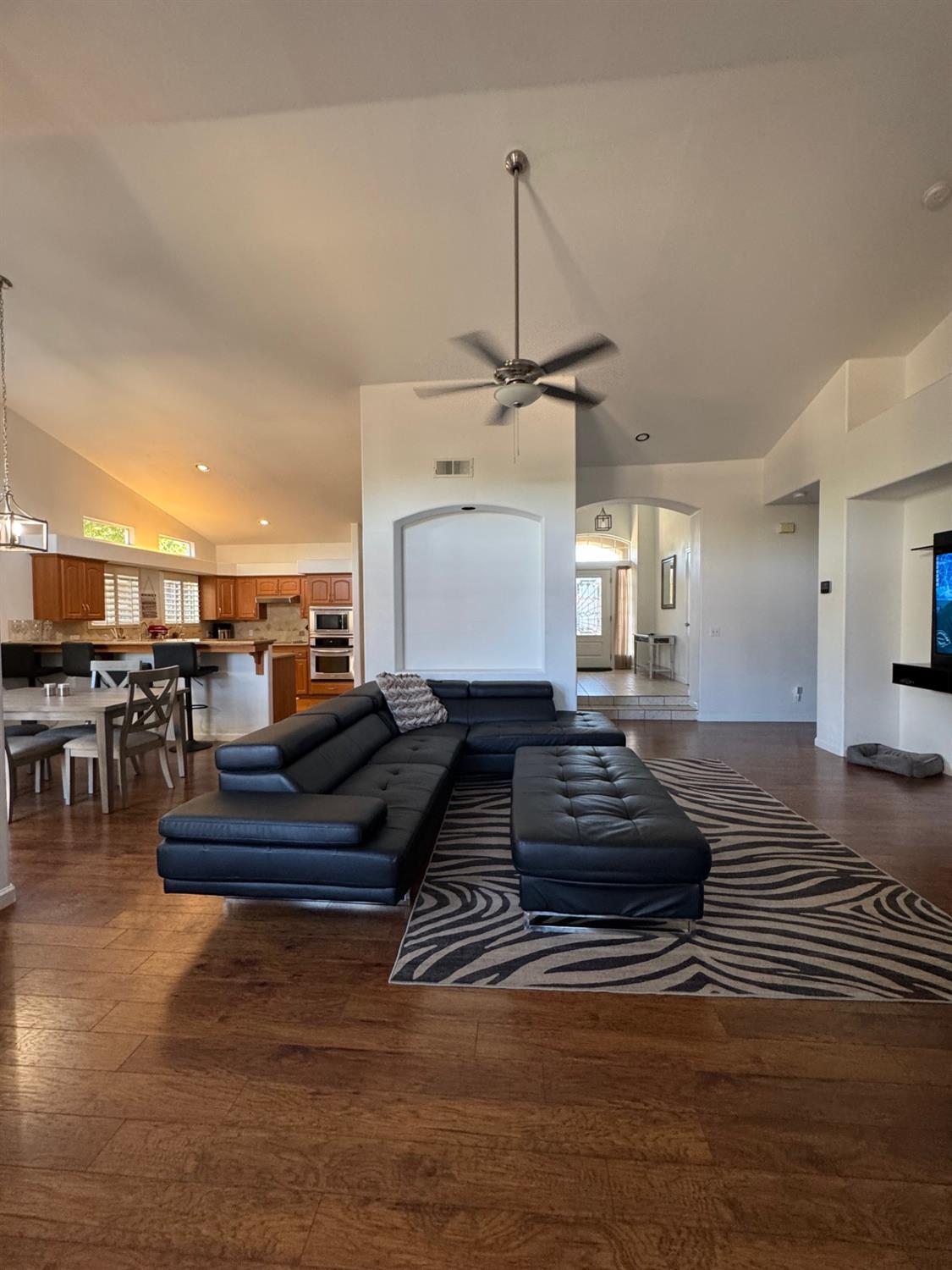 2691 Morris Ave, Clovis, CA 93611