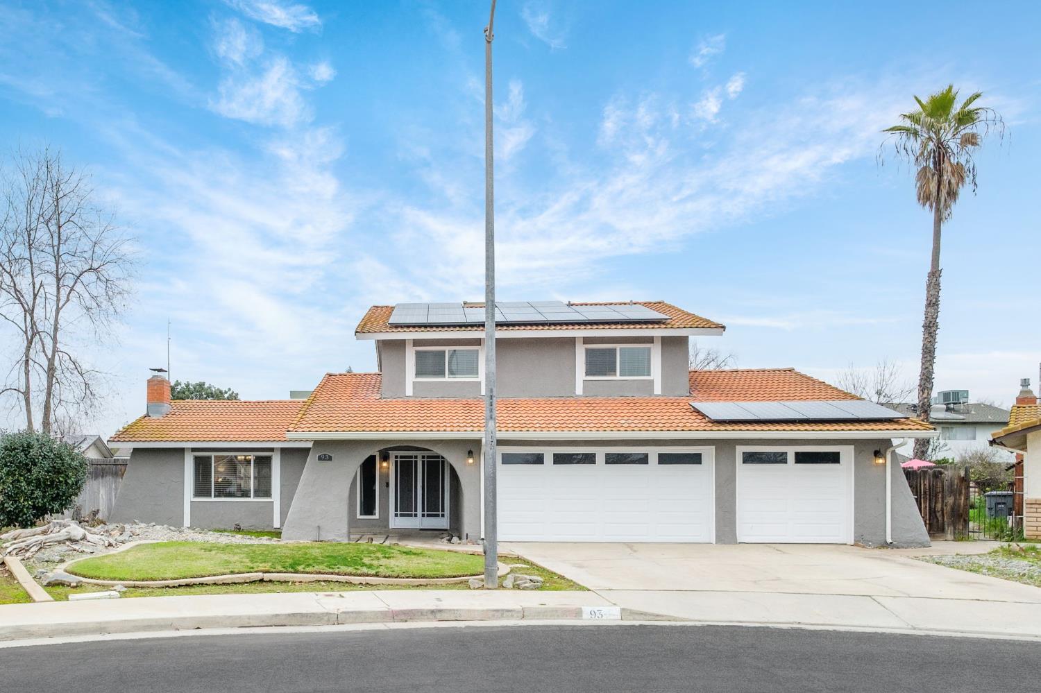 93 N Osmun Ave, Clovis, CA 93612