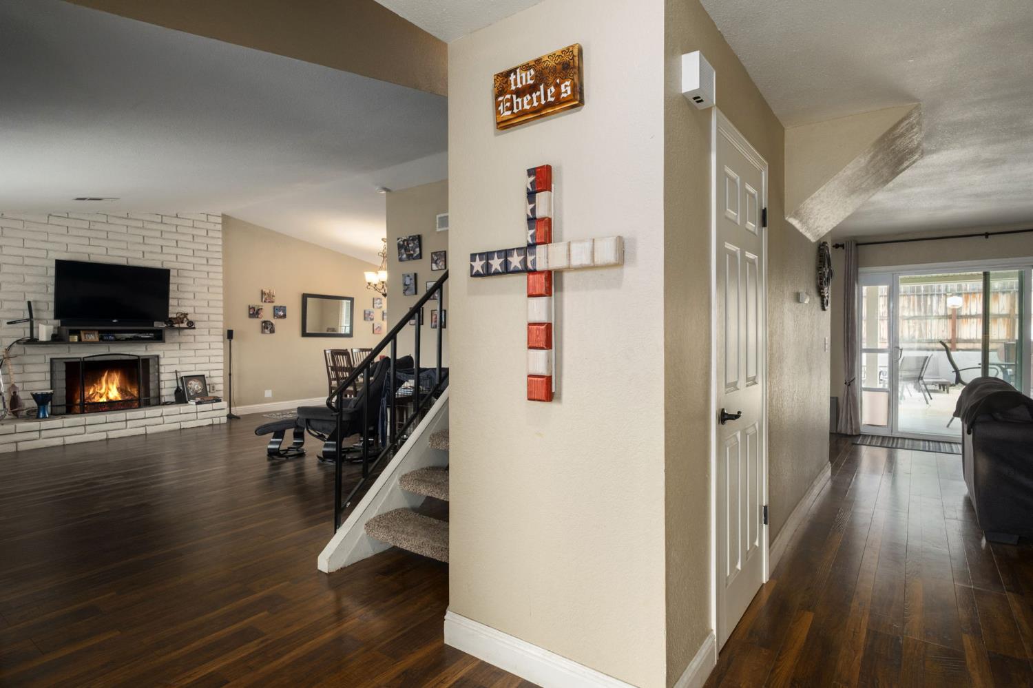 93 N Osmun Ave, Clovis, CA 93612