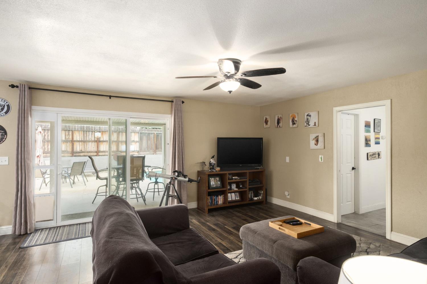 93 N Osmun Ave, Clovis, CA 93612