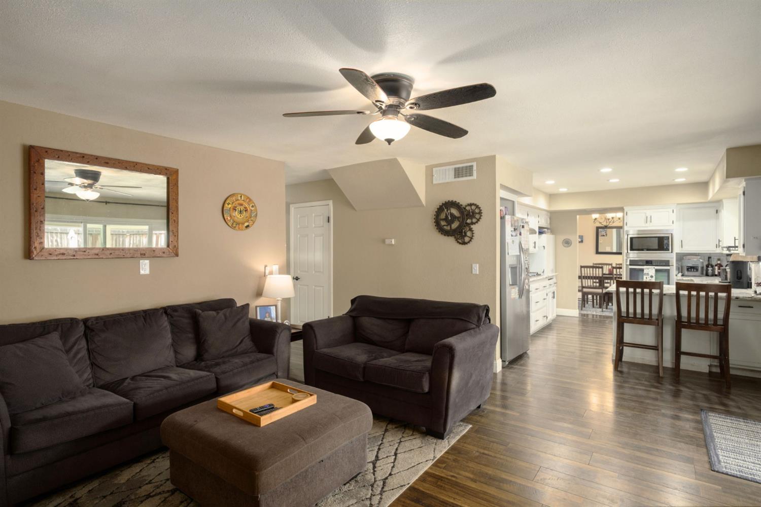 93 N Osmun Ave, Clovis, CA 93612