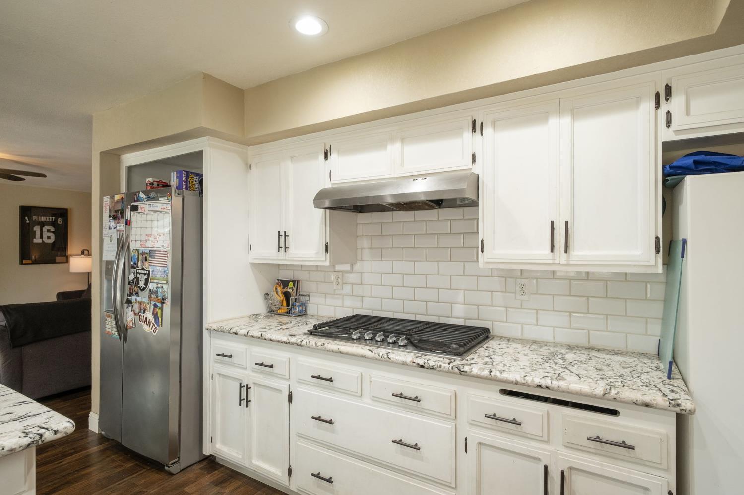 93 N Osmun Ave, Clovis, CA 93612