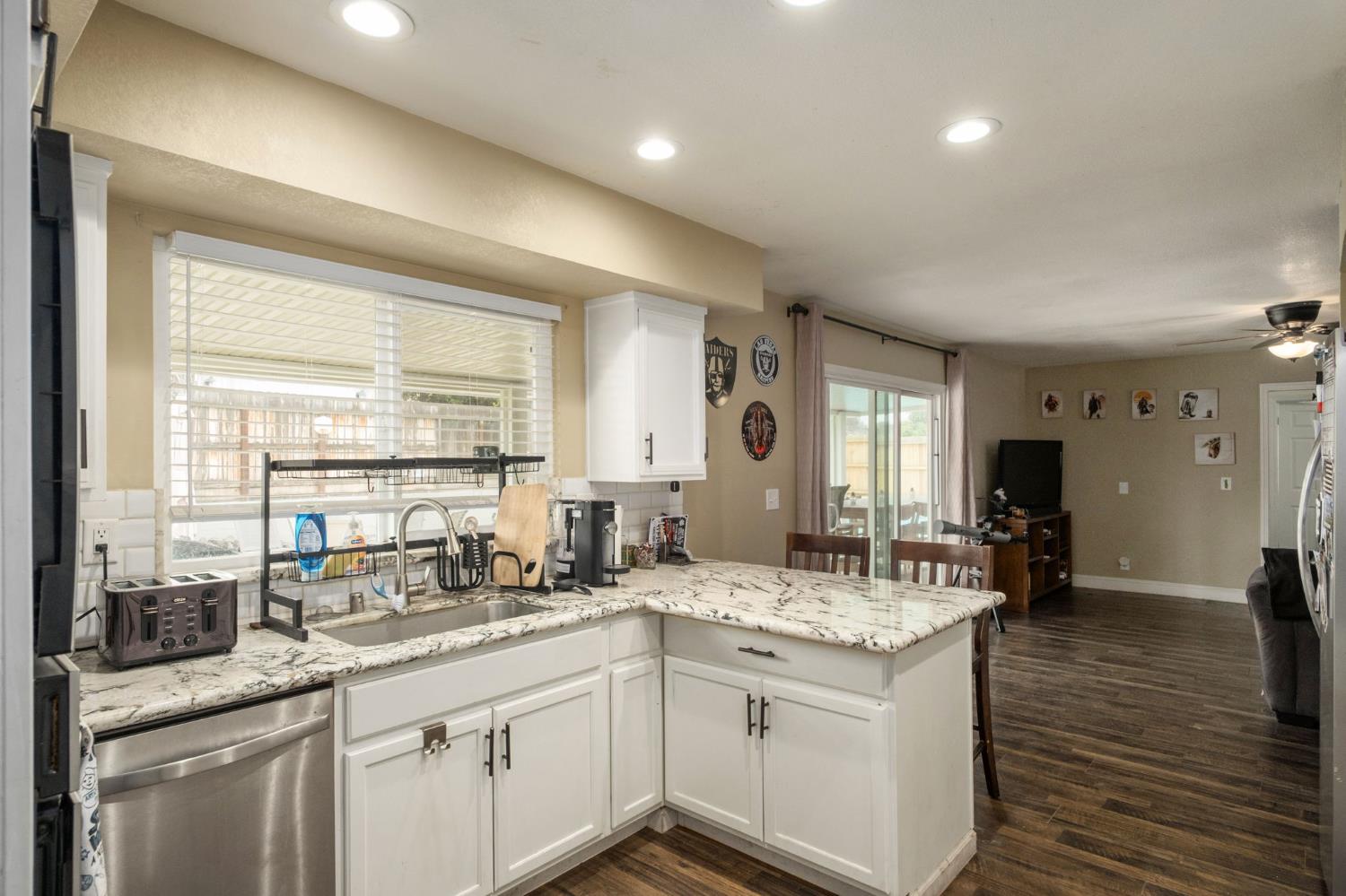 93 N Osmun Ave, Clovis, CA 93612