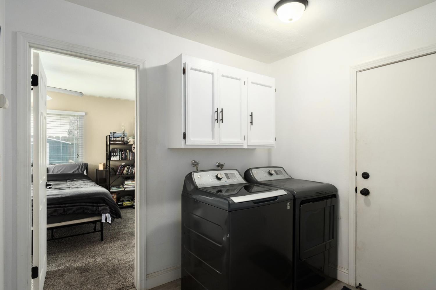 93 N Osmun Ave, Clovis, CA 93612